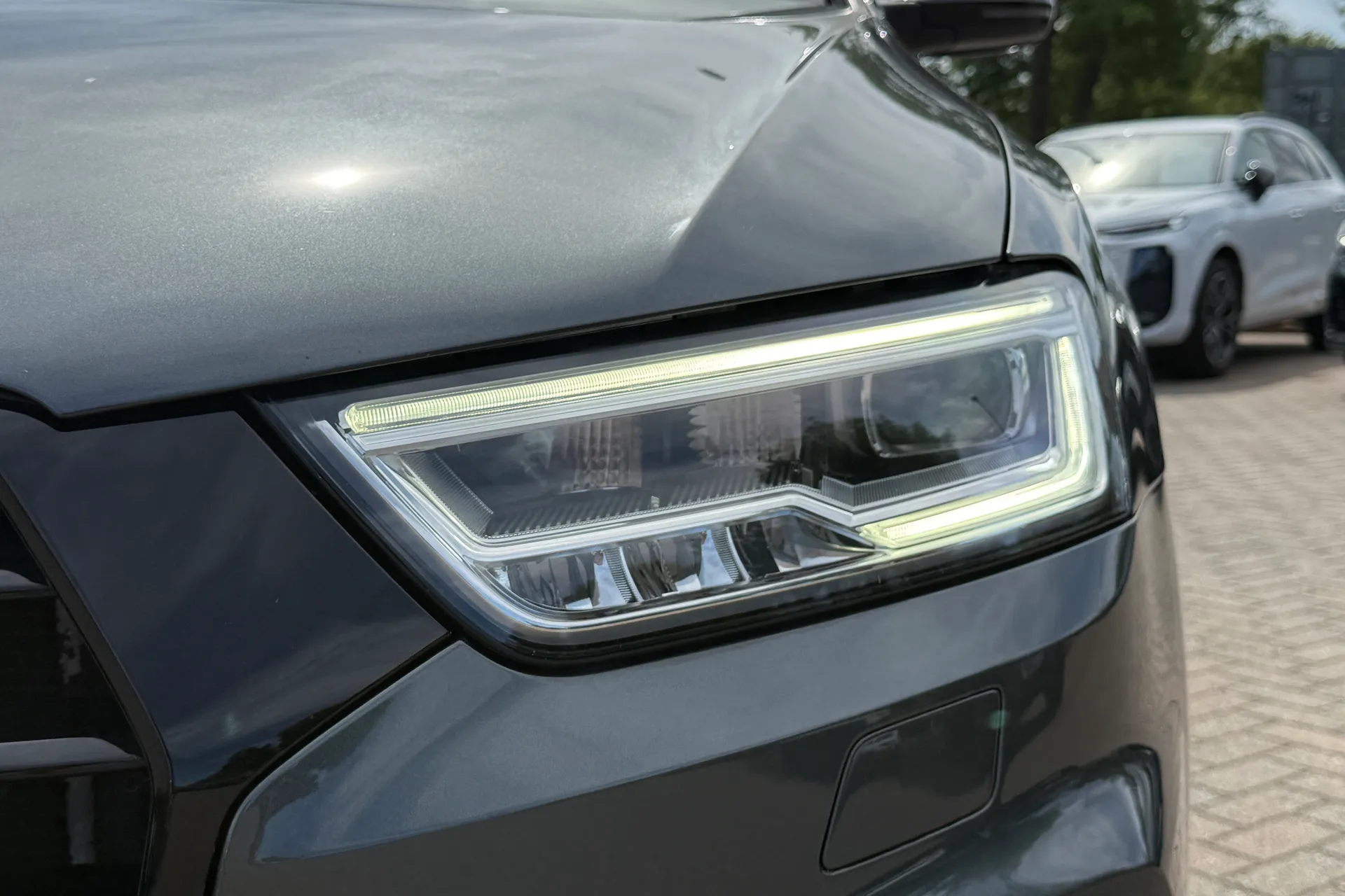 Audi Q3 thumbnail image number 49