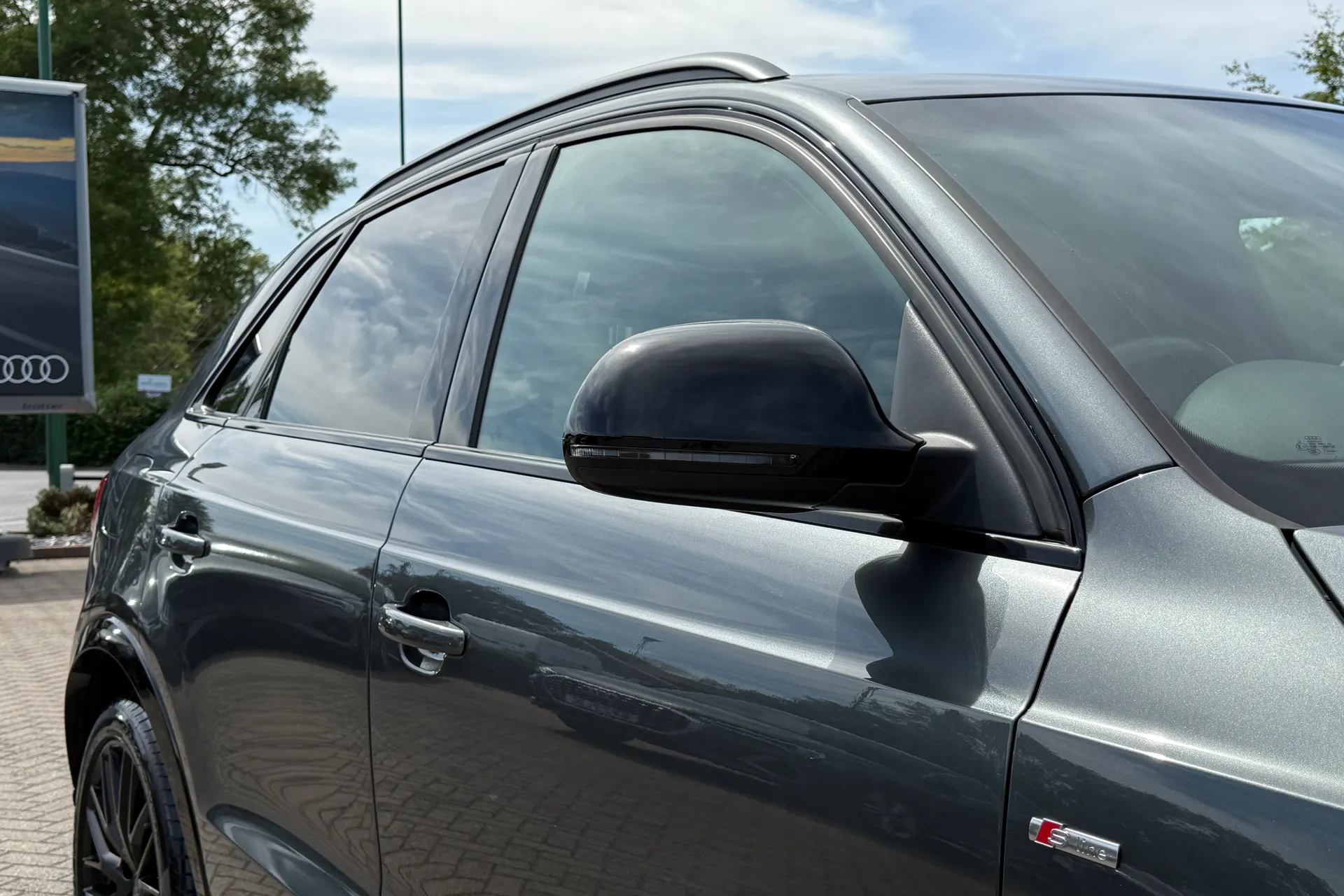 Audi Q3 thumbnail image number 45