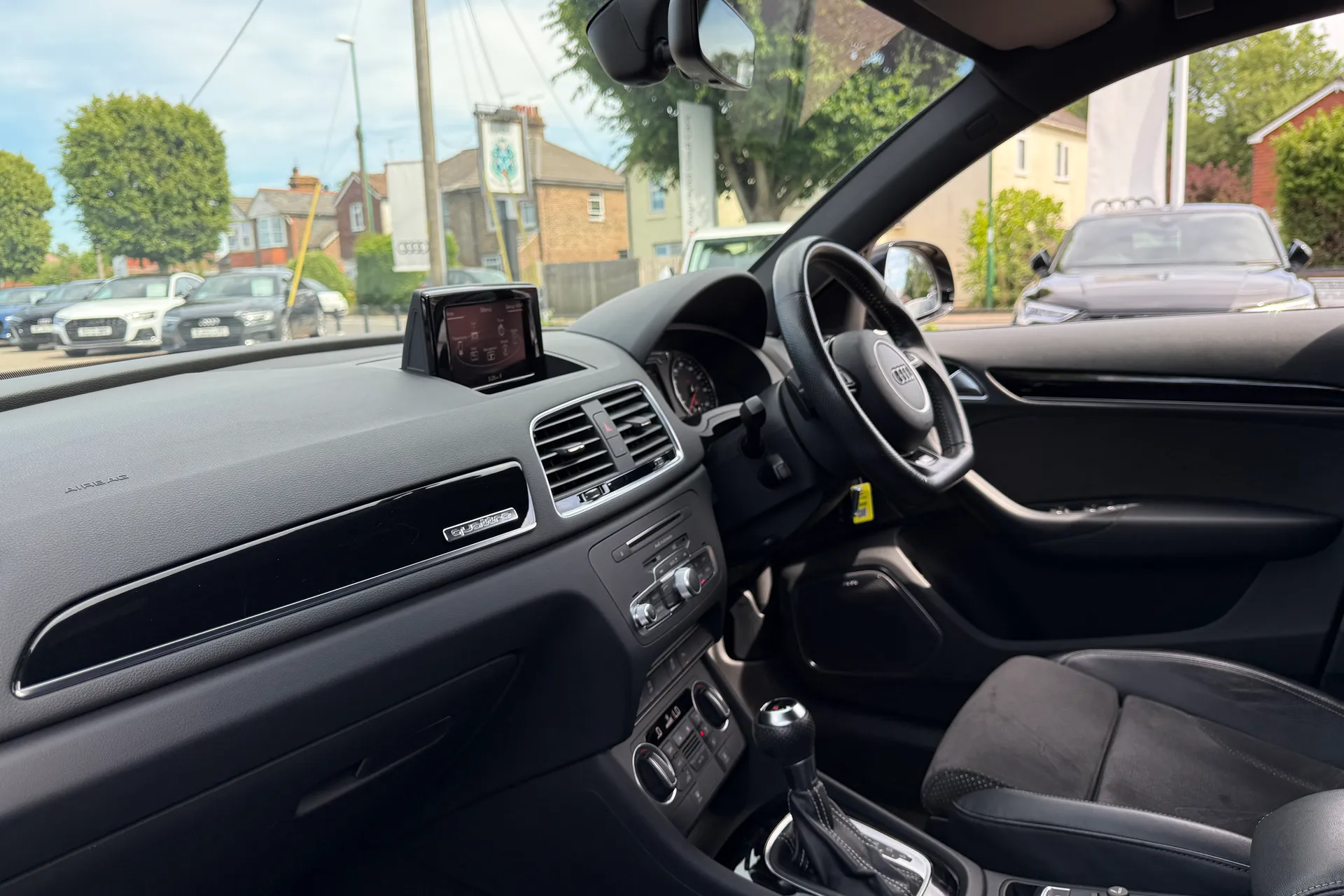 Audi Q3 thumbnail image number 26