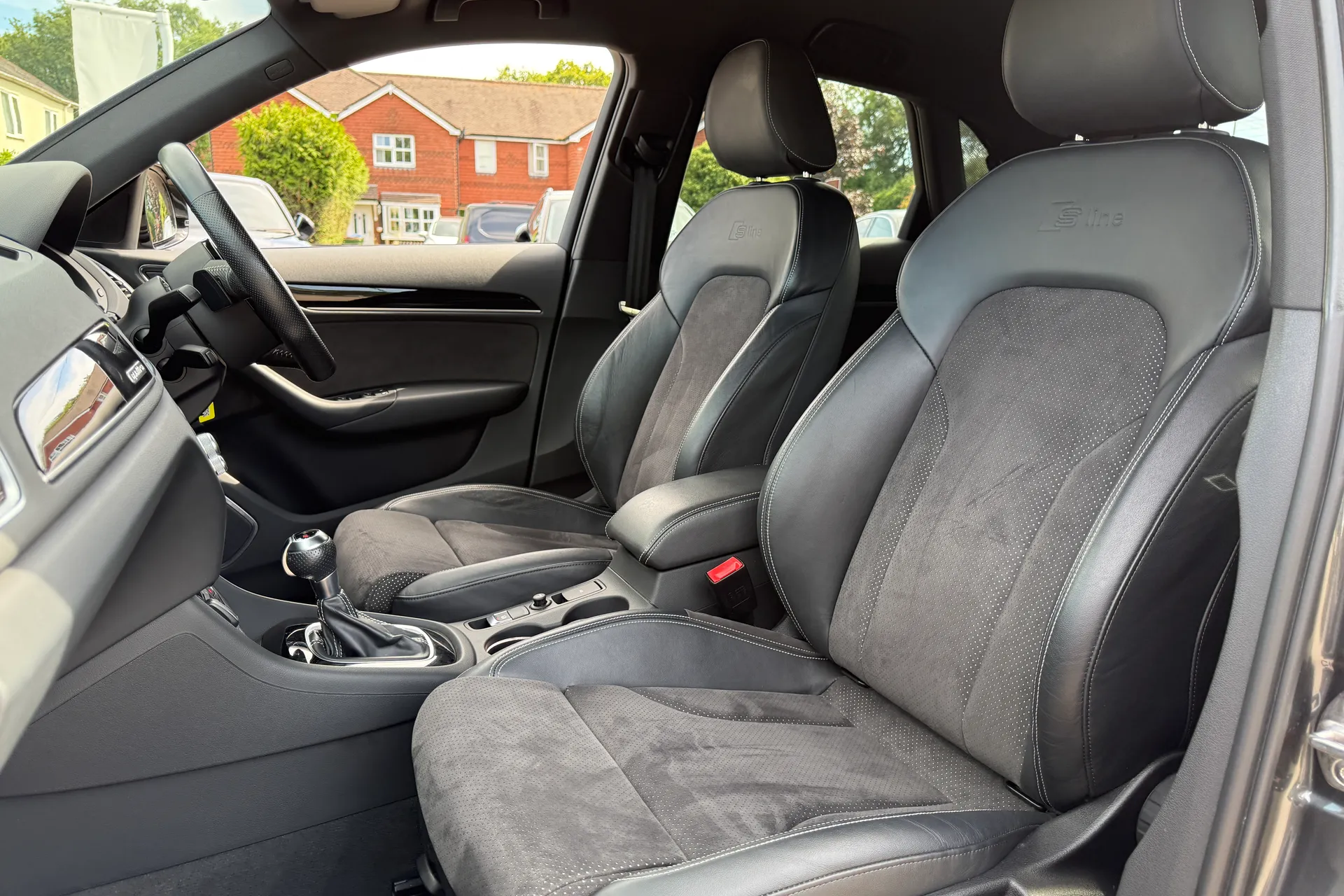 Audi Q3 thumbnail image number 27