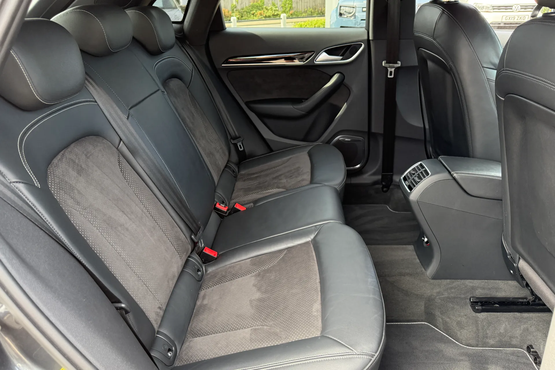 Audi Q3 thumbnail image number 42