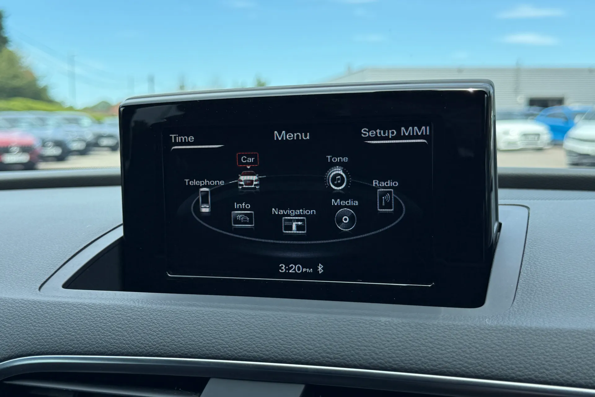 Audi Q3 thumbnail image number 11