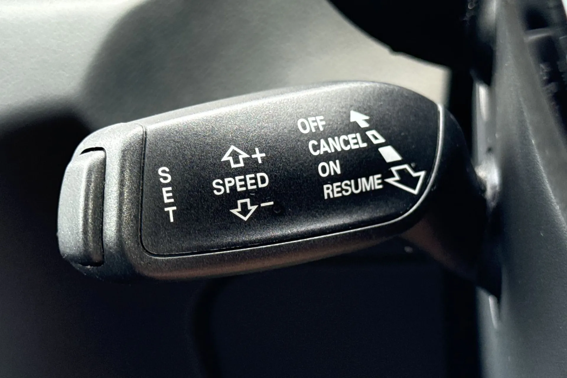 Audi Q3 thumbnail image number 18