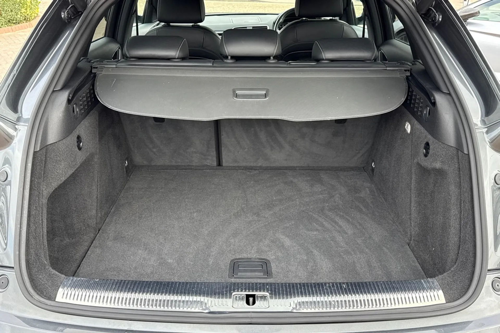 Audi Q3 thumbnail image number 31