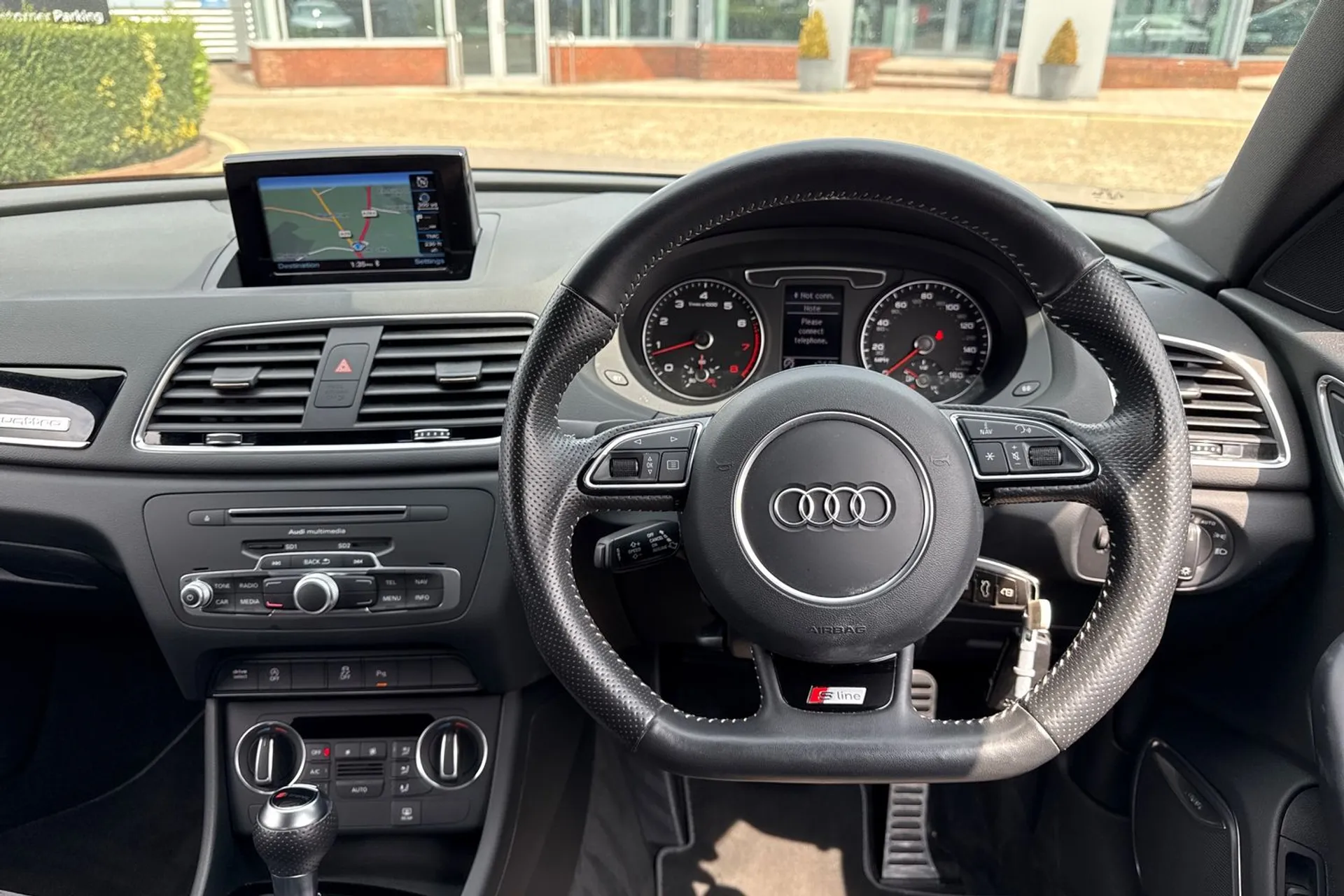 Audi Q3 thumbnail image number 37