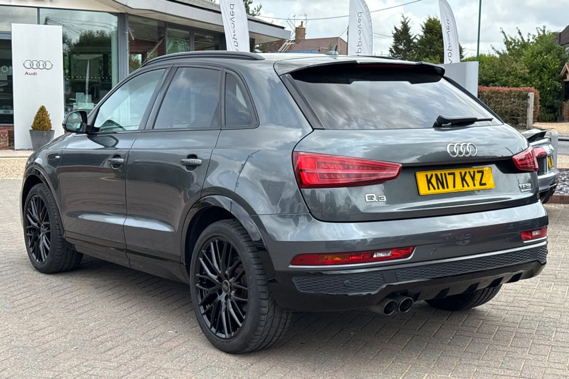 Audi Q3 thumbnail image number 6