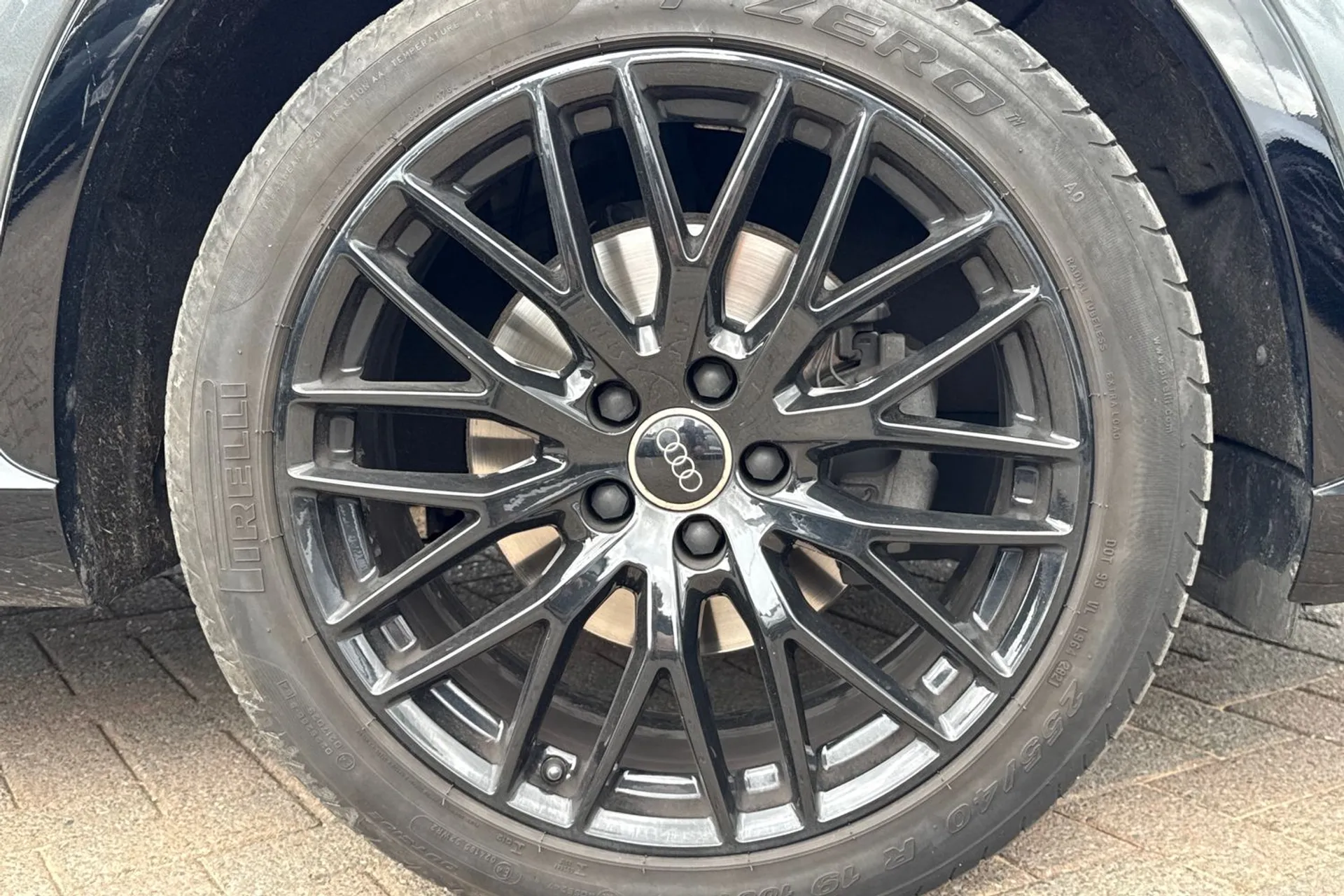 Audi Q3 thumbnail image number 8
