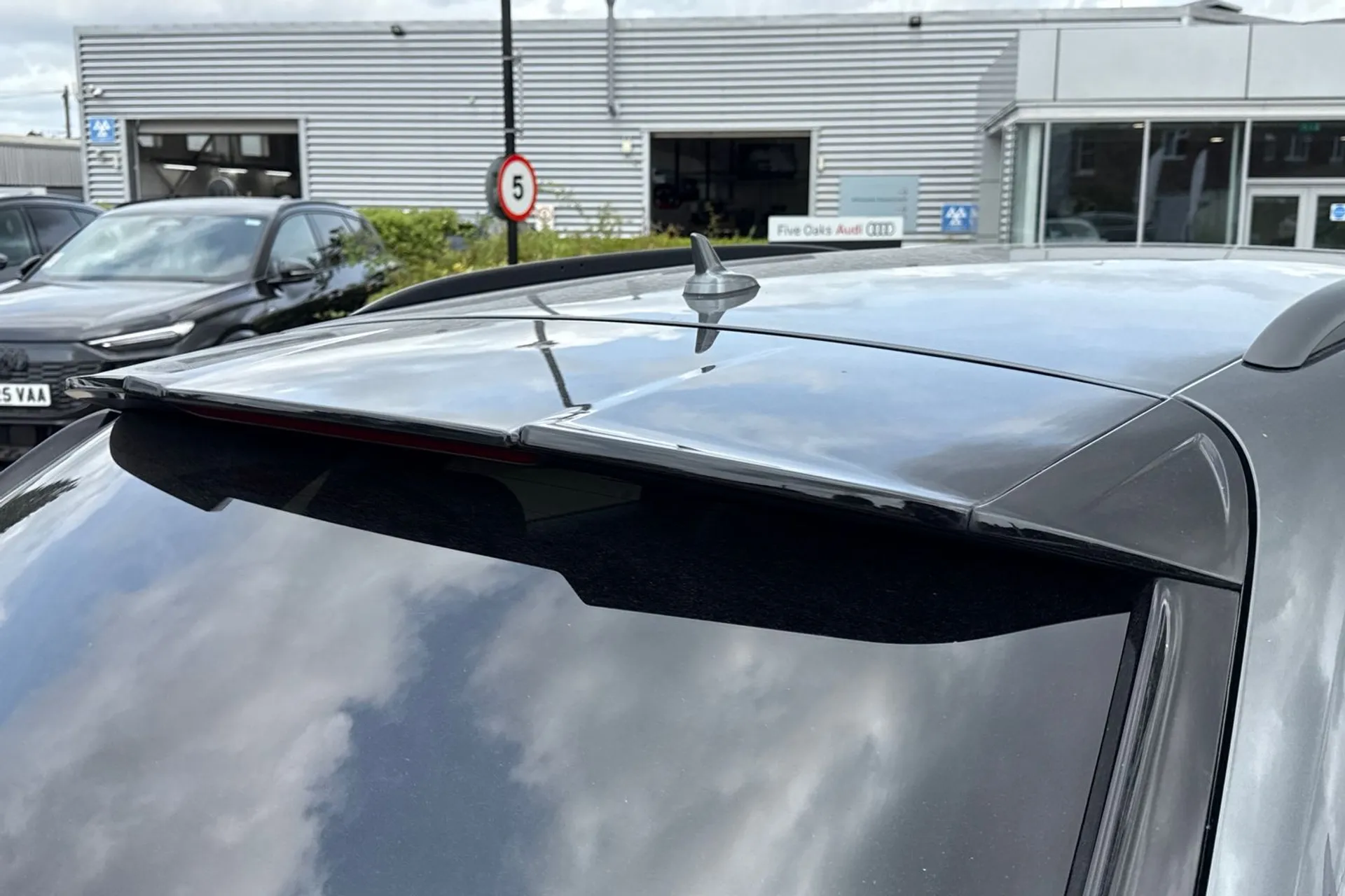 Audi Q3 thumbnail image number 43