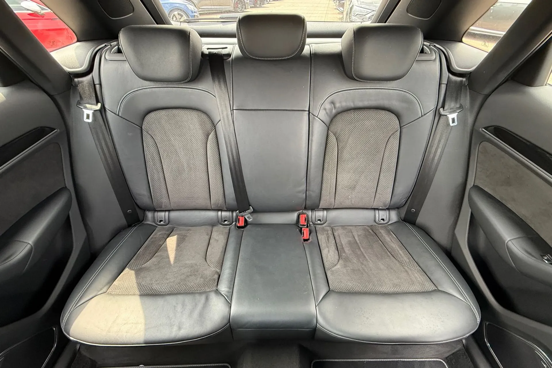Audi Q3 thumbnail image number 7