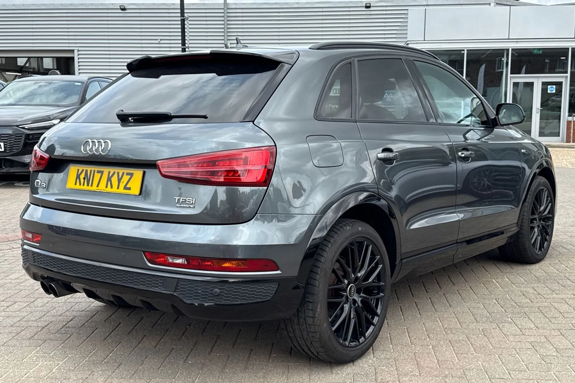 Audi Q3 thumbnail image number 4