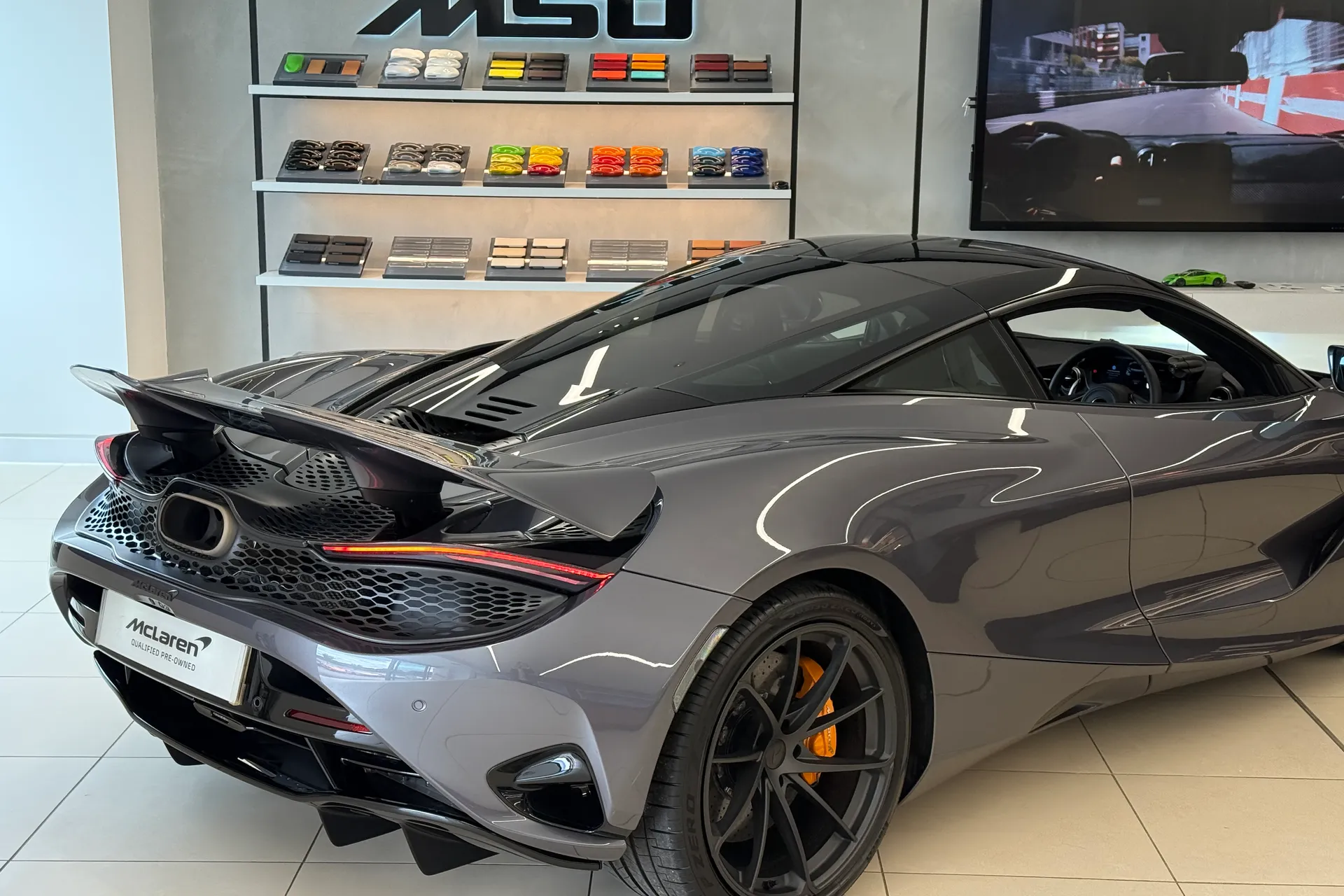 McLaren 750S thumbnail image number 40