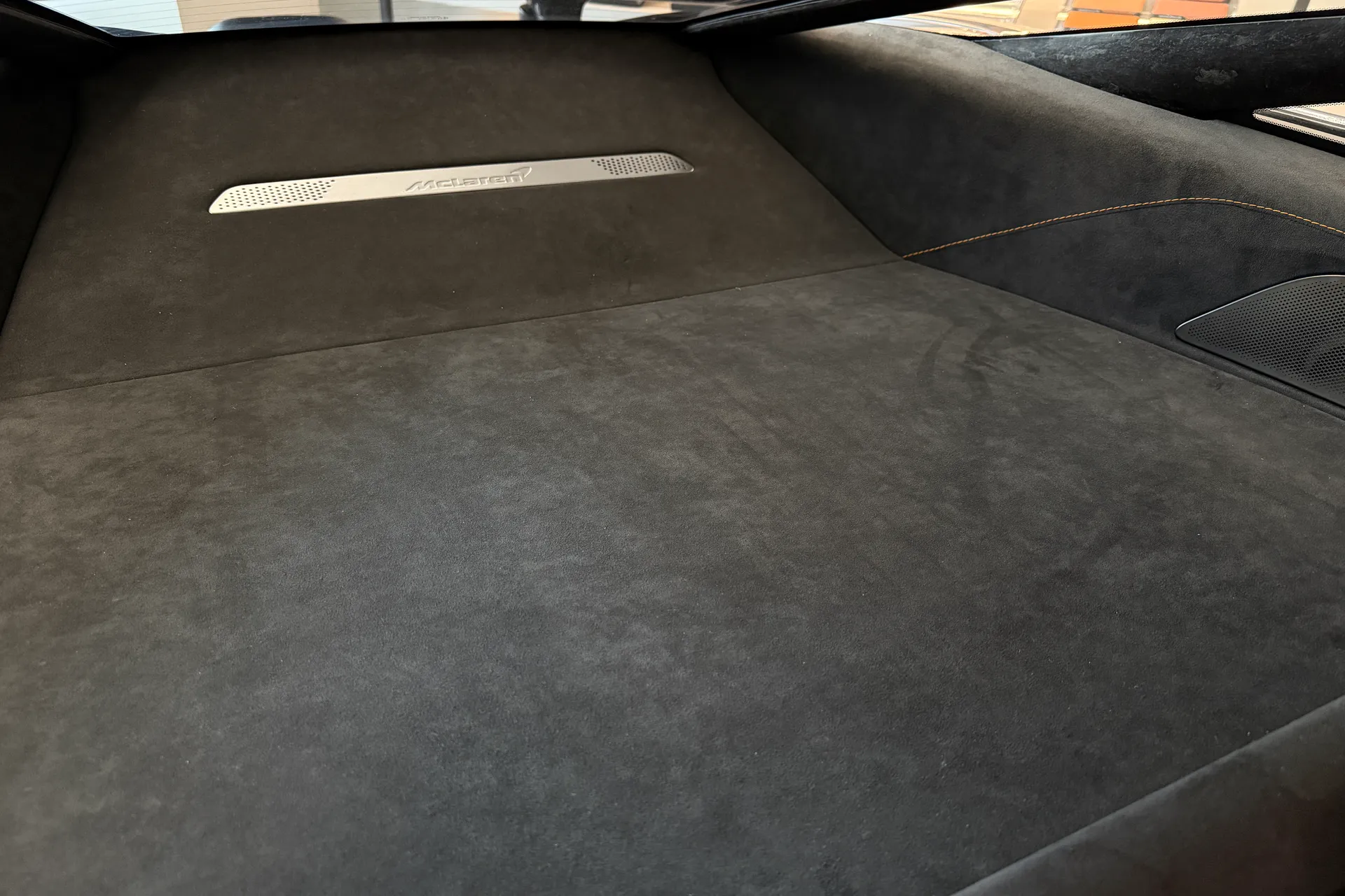 McLaren 750S thumbnail image number 15