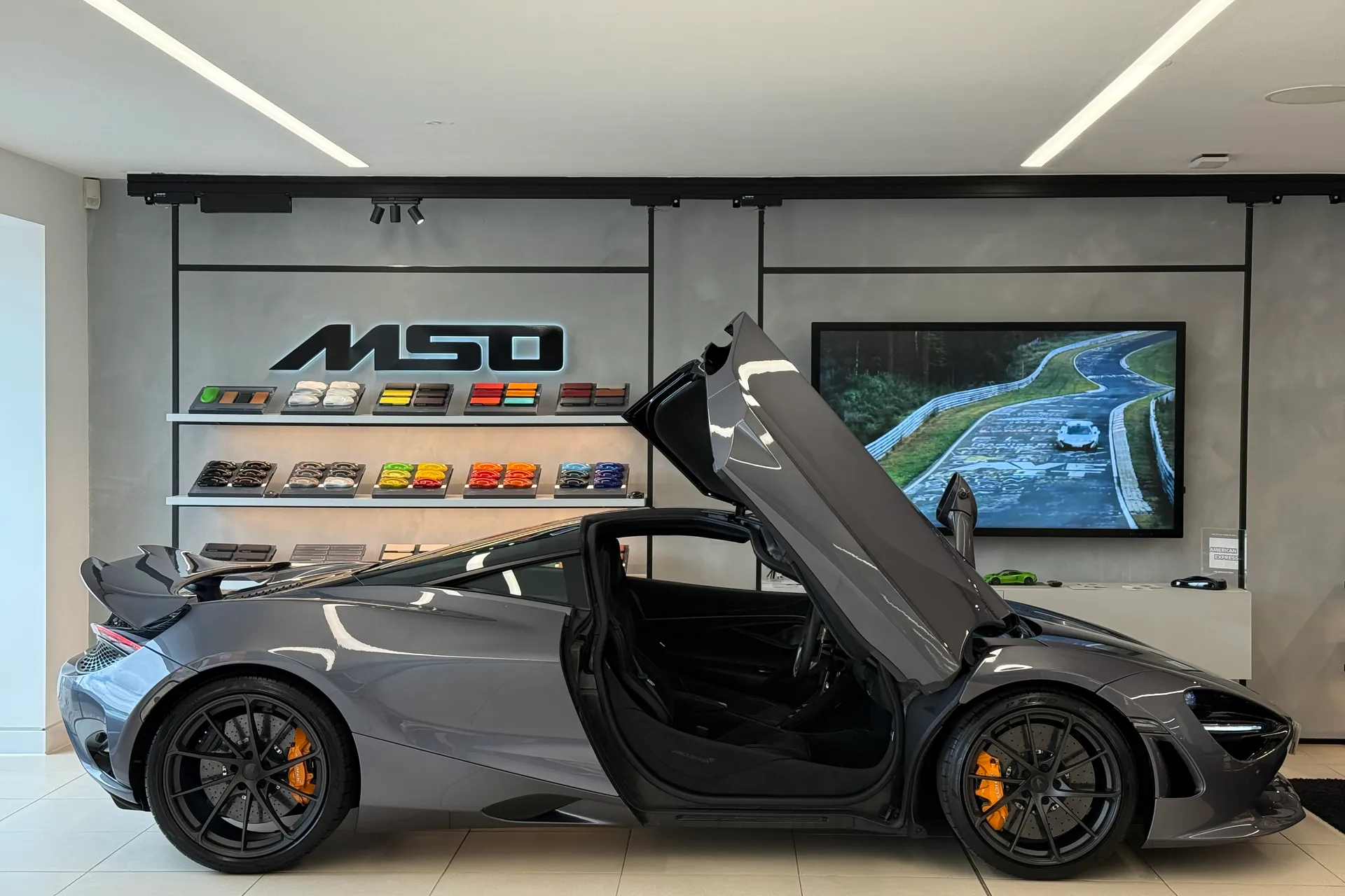 McLaren 750S thumbnail image number 32