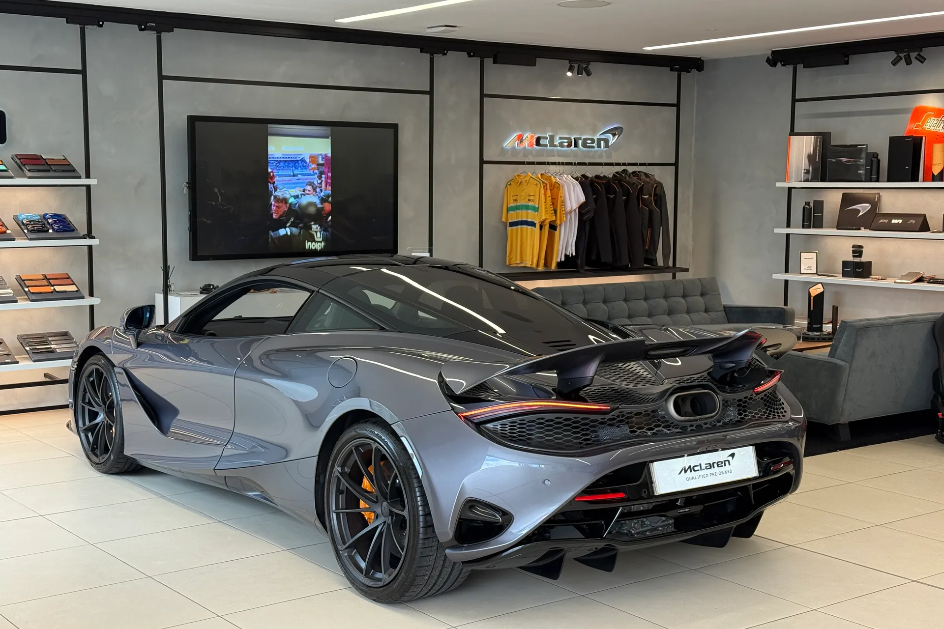 McLaren 750S thumbnail image number 8