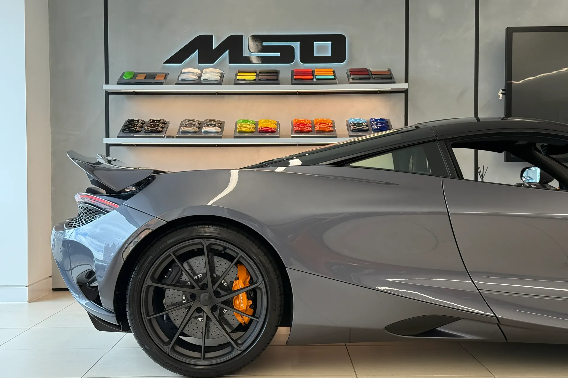 McLaren 750S thumbnail image number 30
