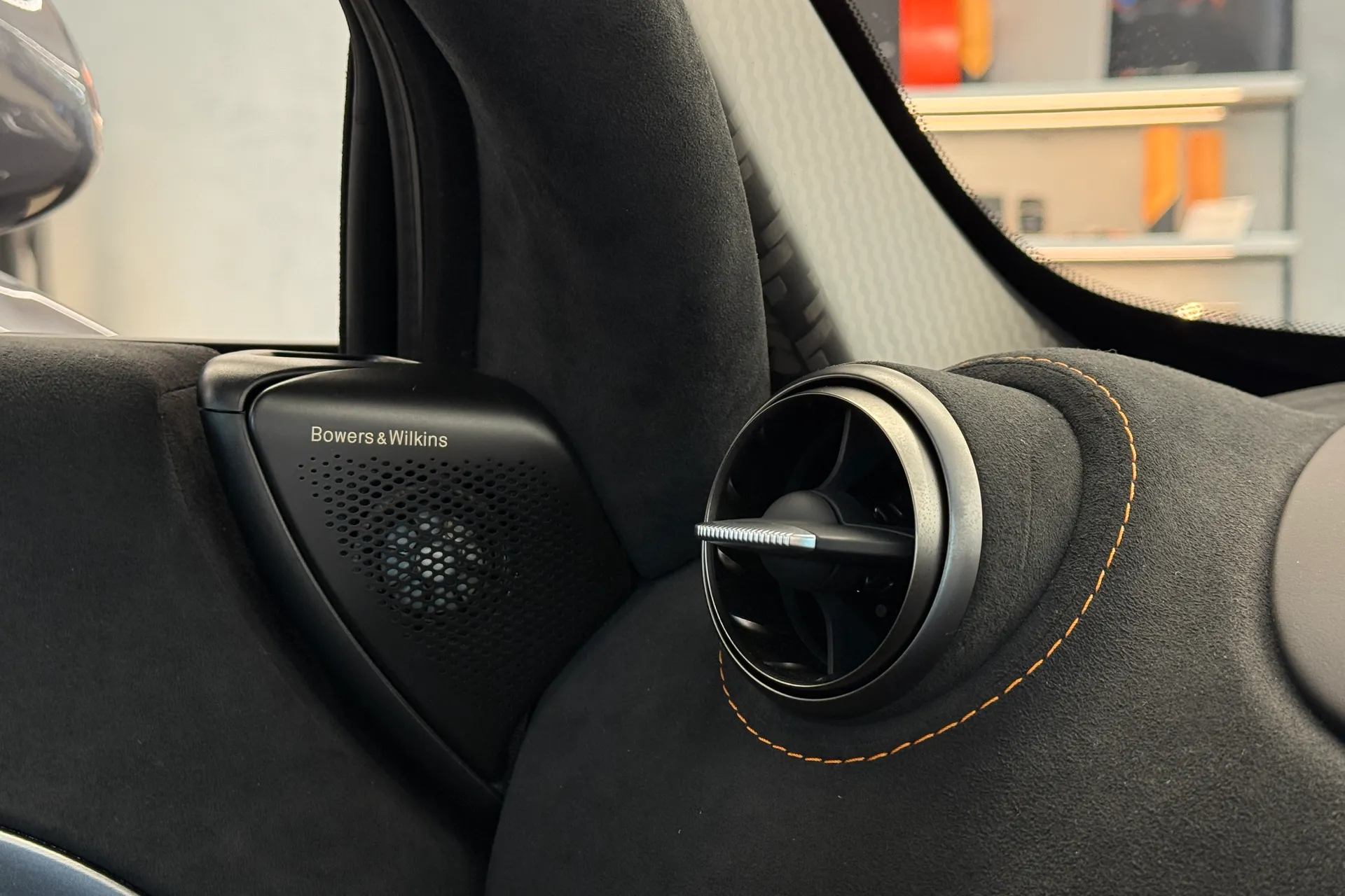 McLaren 750S thumbnail image number 17