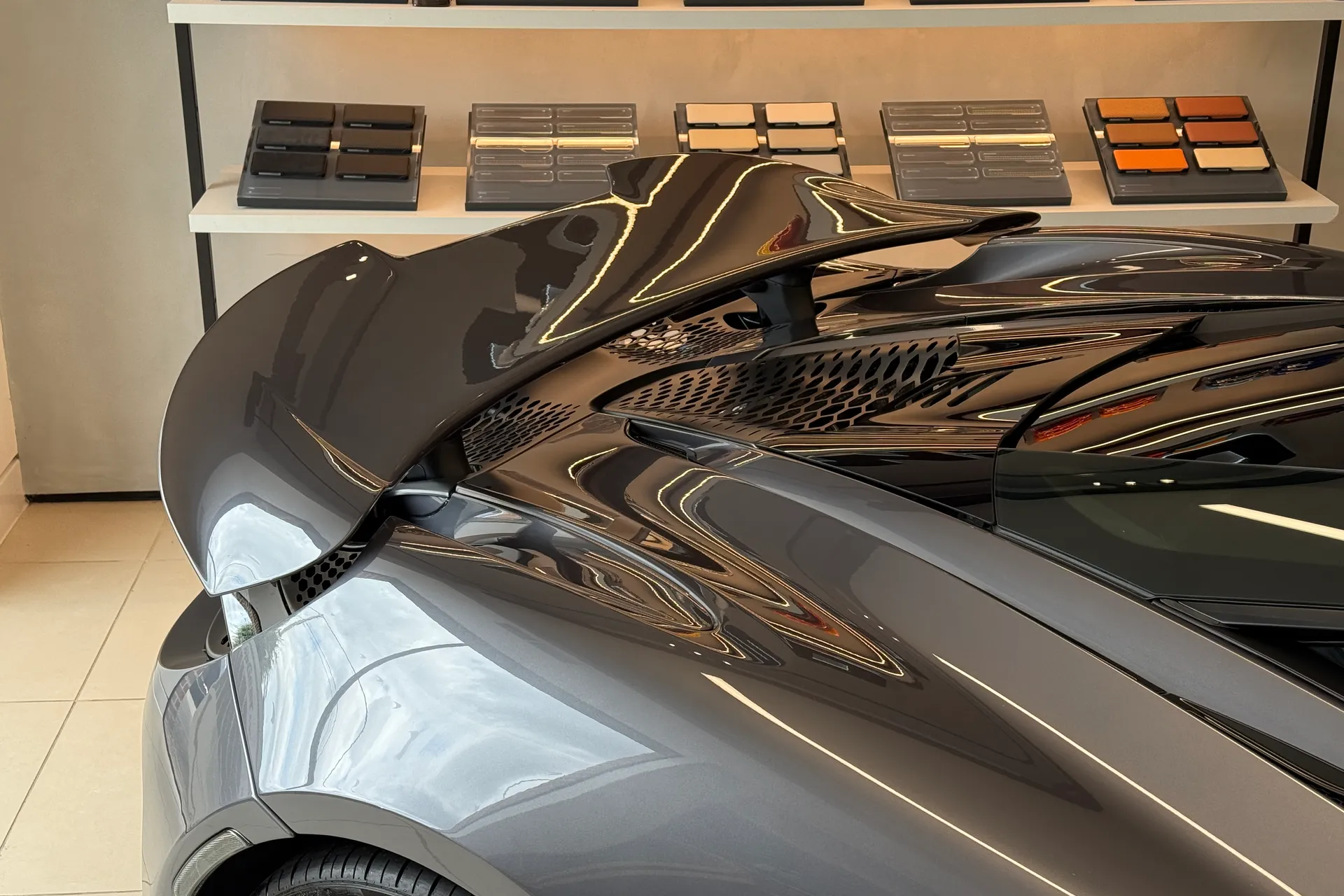 McLaren 750S thumbnail image number 13