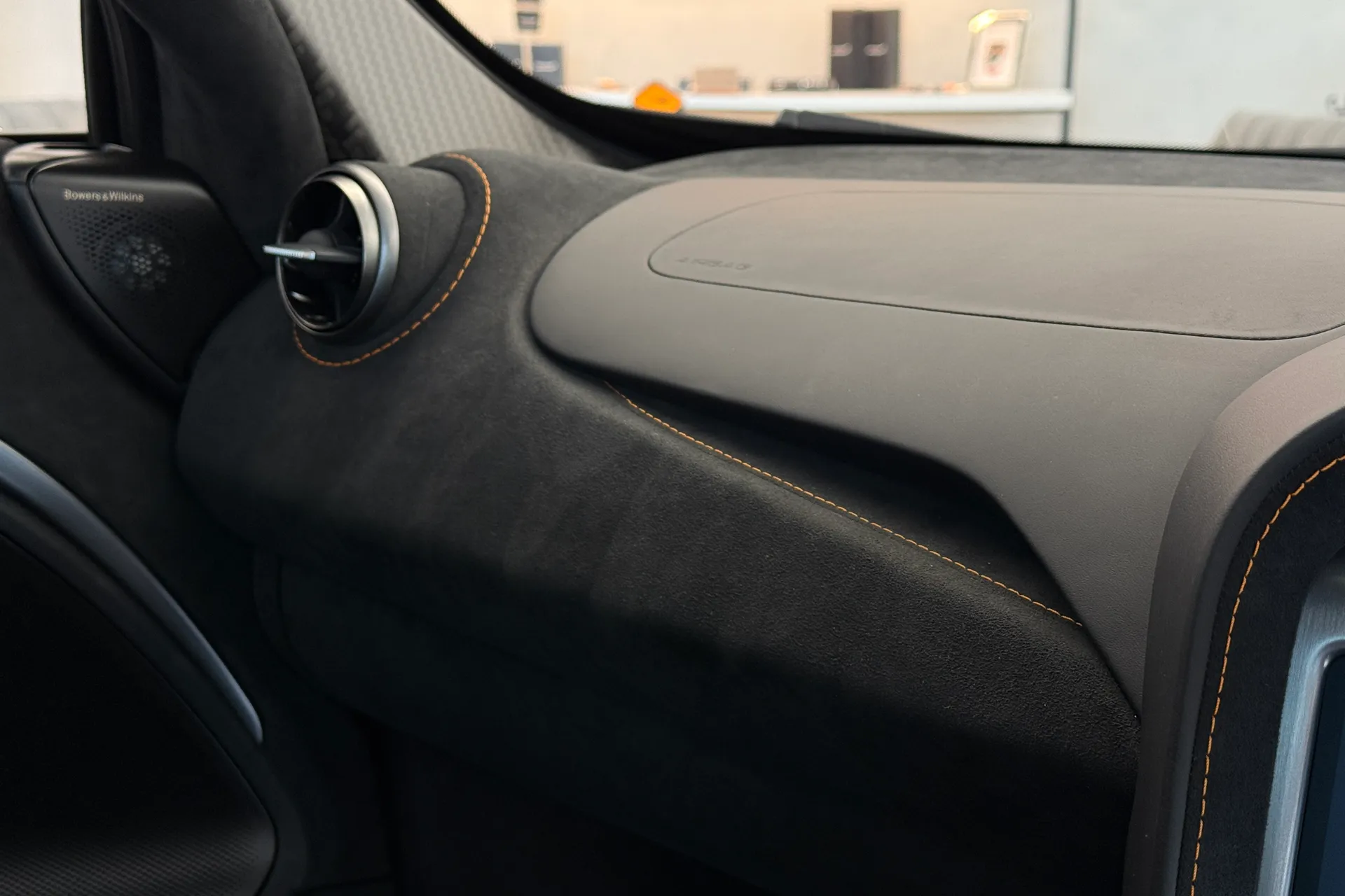 McLaren 750S thumbnail image number 16