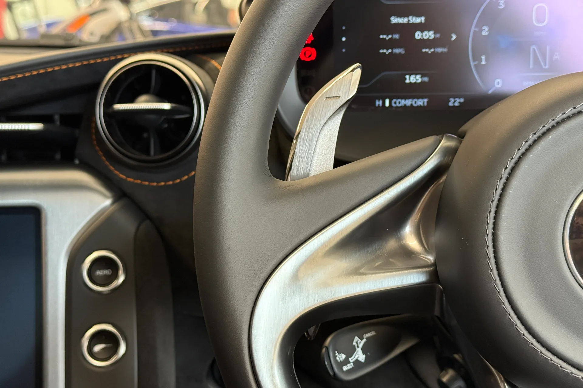 McLaren 750S thumbnail image number 21