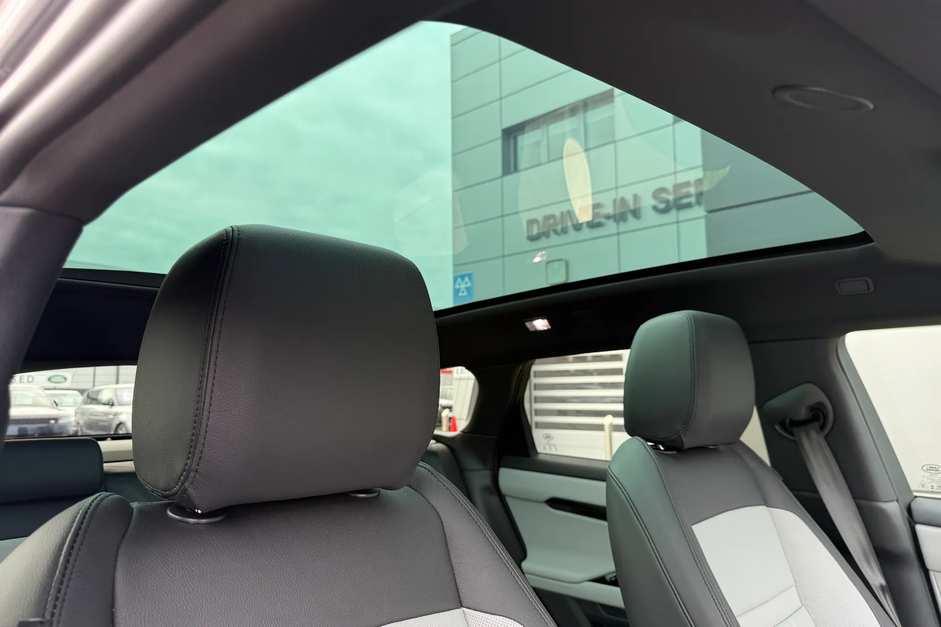 LAND ROVER RANGE ROVER EVOQUE thumbnail image number 12