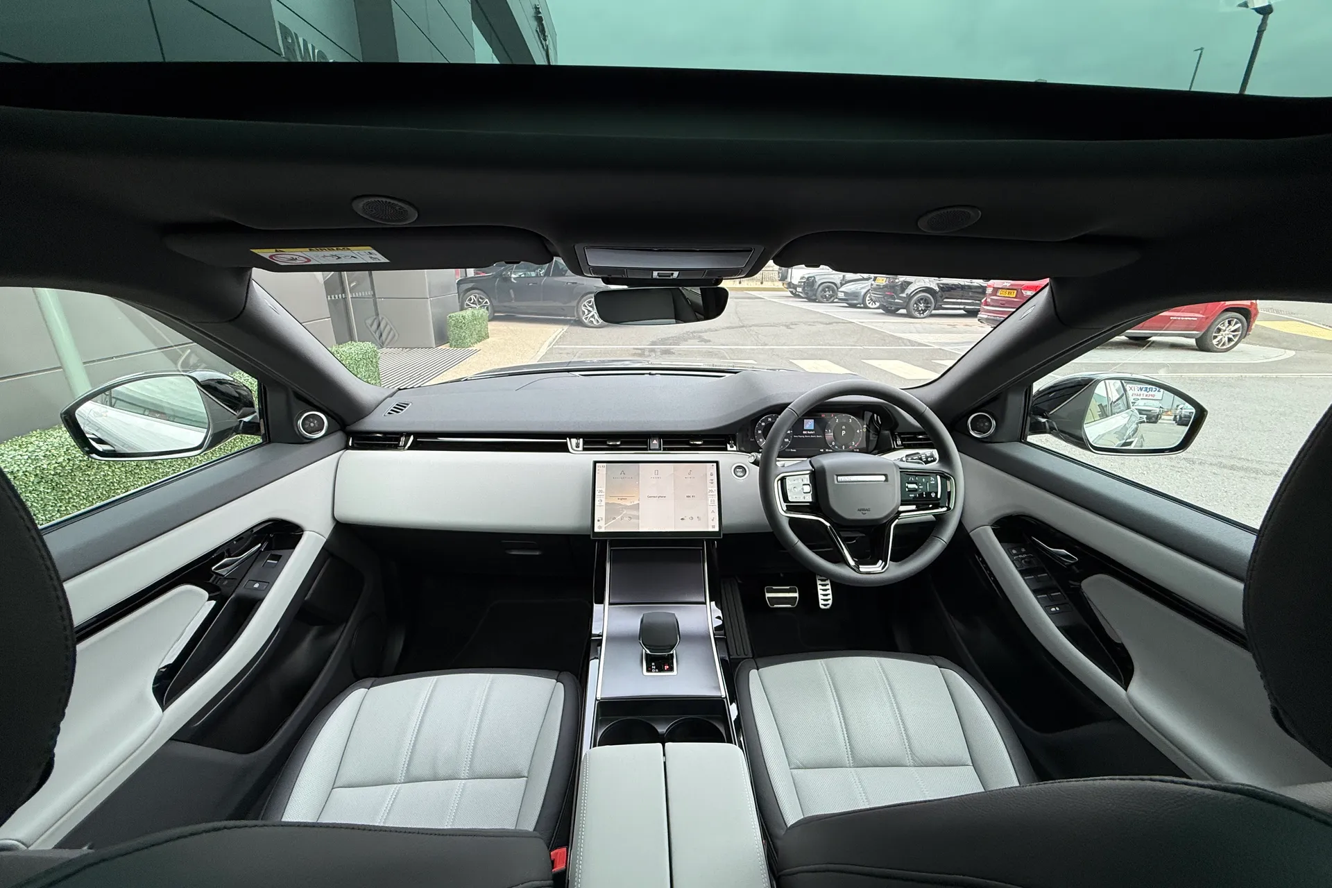 LAND ROVER RANGE ROVER EVOQUE thumbnail image number 3