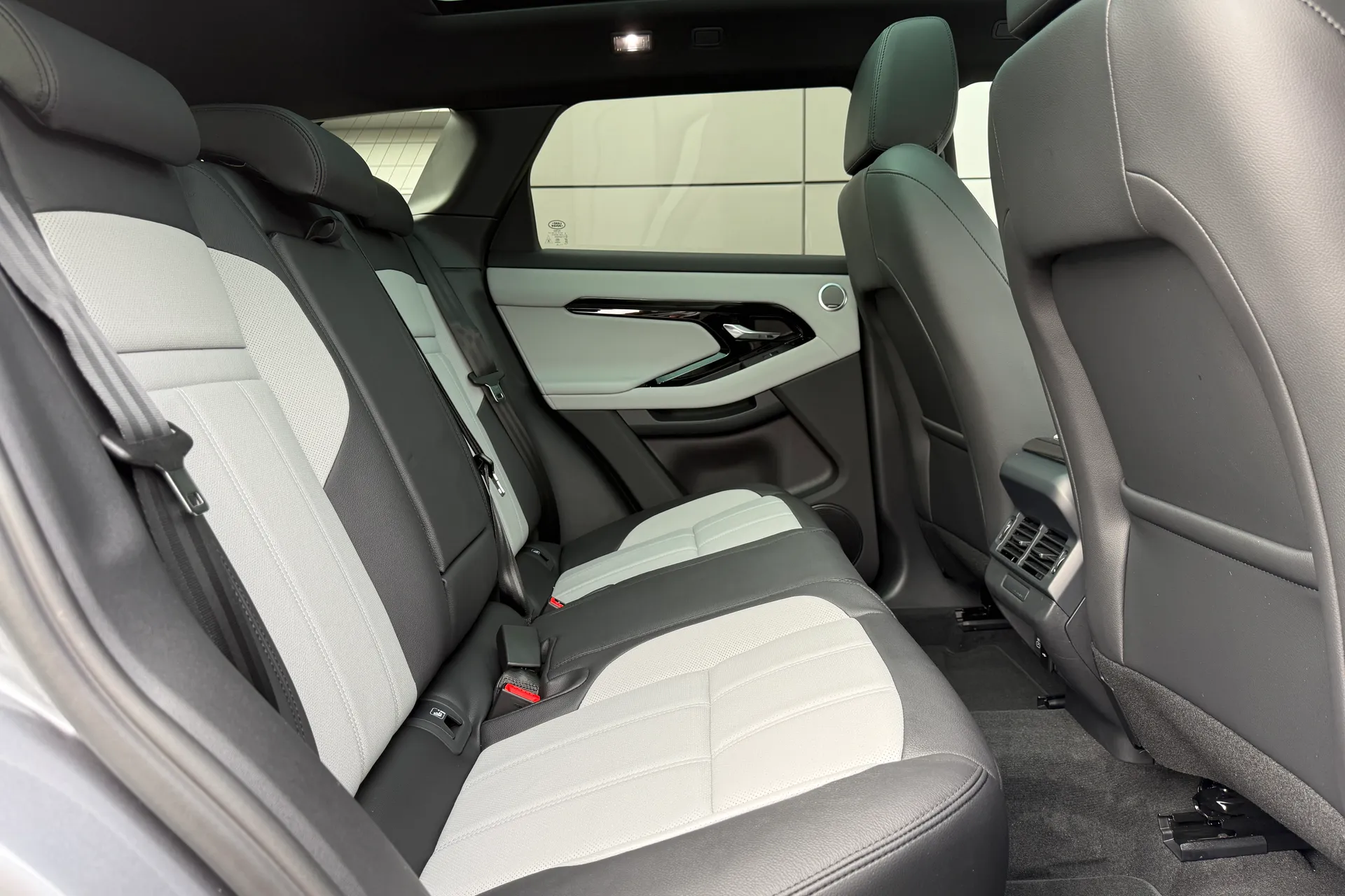 LAND ROVER RANGE ROVER EVOQUE thumbnail image number 20