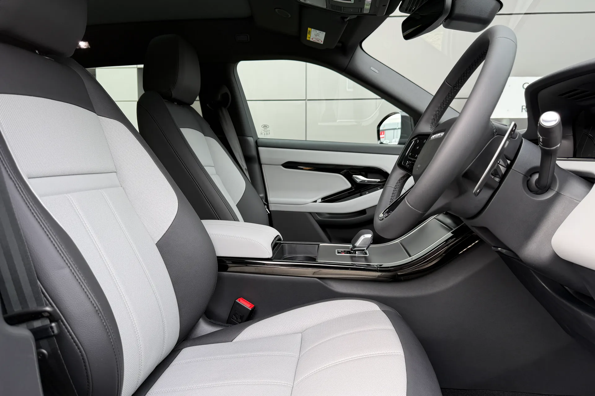 LAND ROVER RANGE ROVER EVOQUE thumbnail image number 18