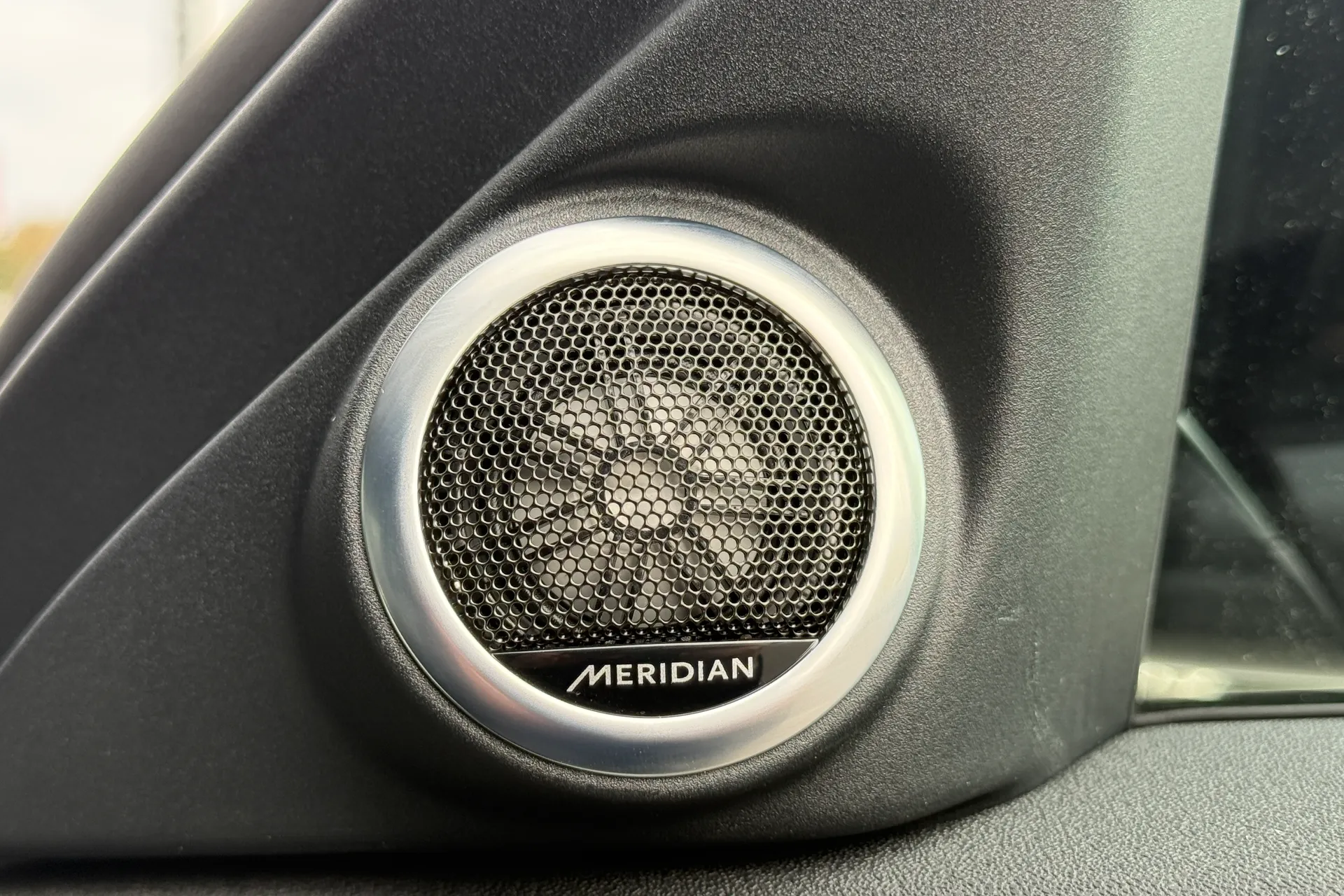 LAND ROVER RANGE ROVER EVOQUE thumbnail image number 37