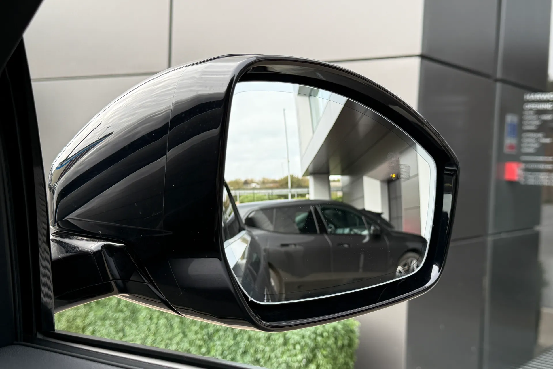 LAND ROVER RANGE ROVER EVOQUE thumbnail image number 26