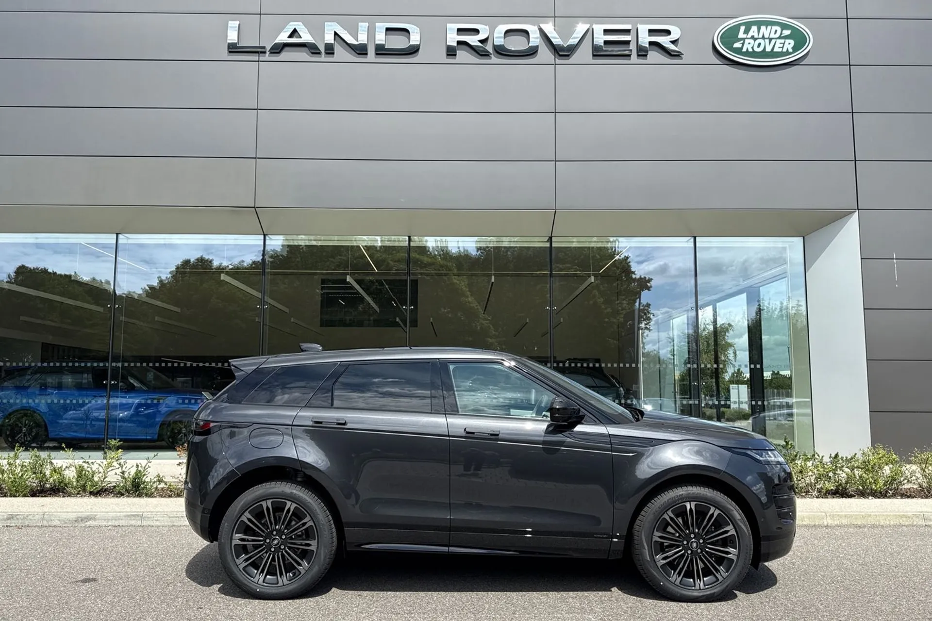 LAND ROVER RANGE ROVER EVOQUE thumbnail image number 2