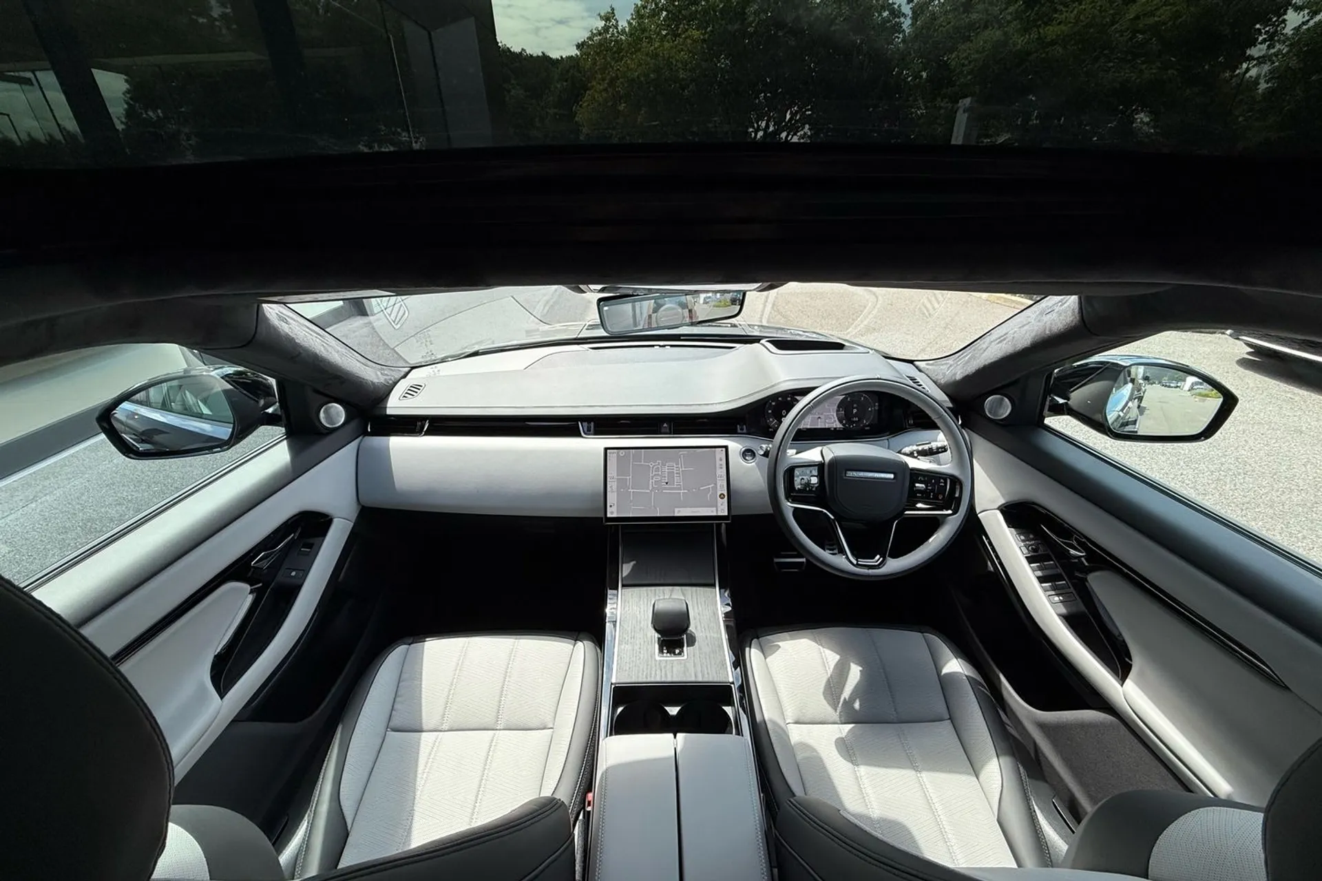 LAND ROVER RANGE ROVER EVOQUE thumbnail image number 3