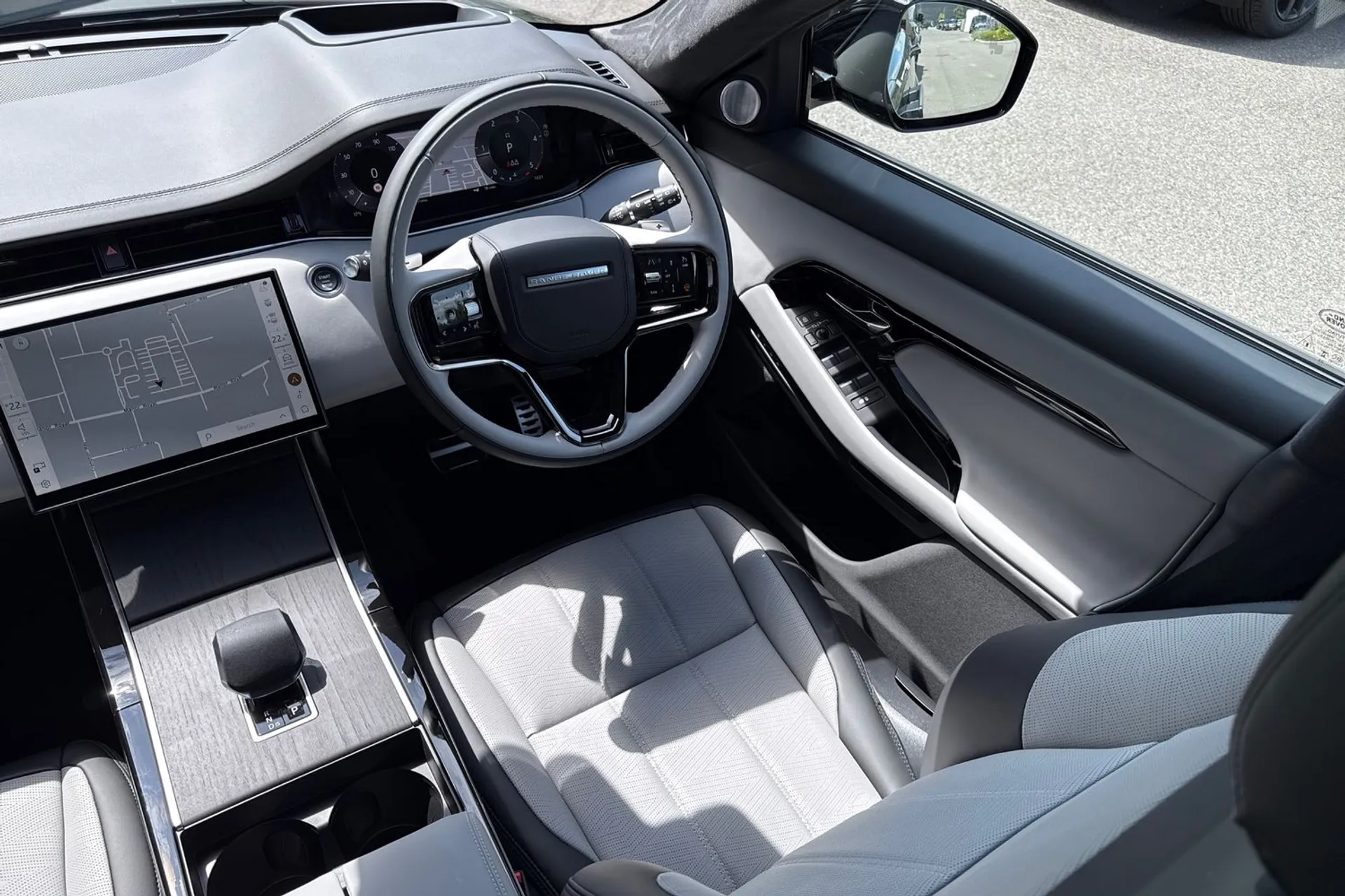 LAND ROVER RANGE ROVER EVOQUE thumbnail image number 31
