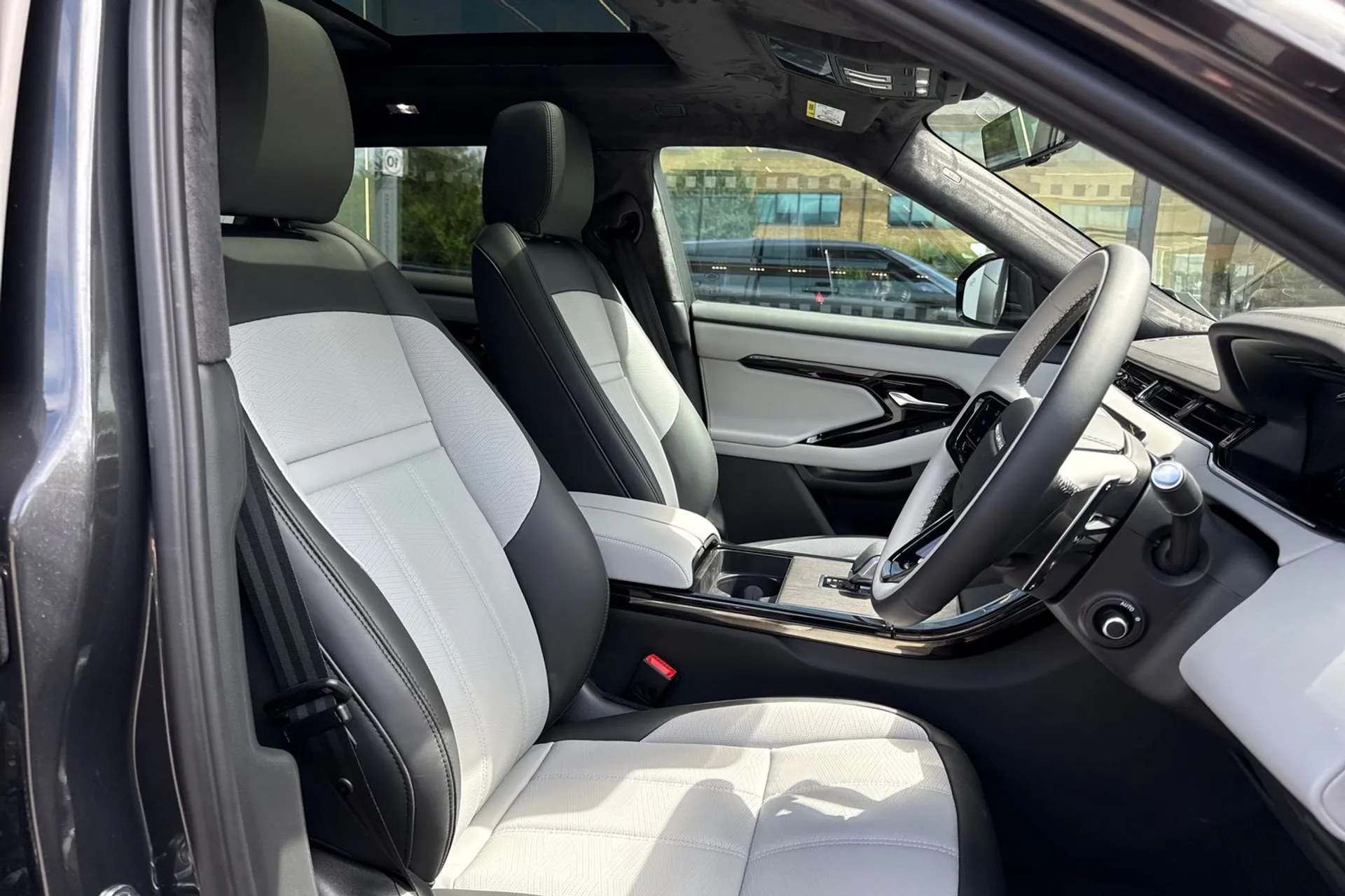 LAND ROVER RANGE ROVER EVOQUE thumbnail image number 42