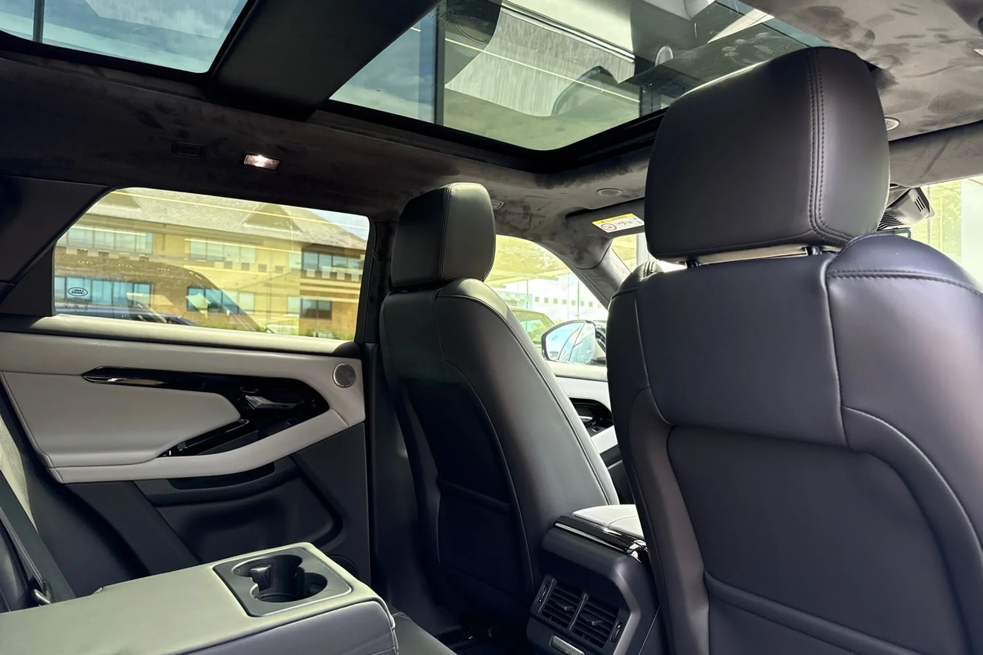 LAND ROVER RANGE ROVER EVOQUE thumbnail image number 37