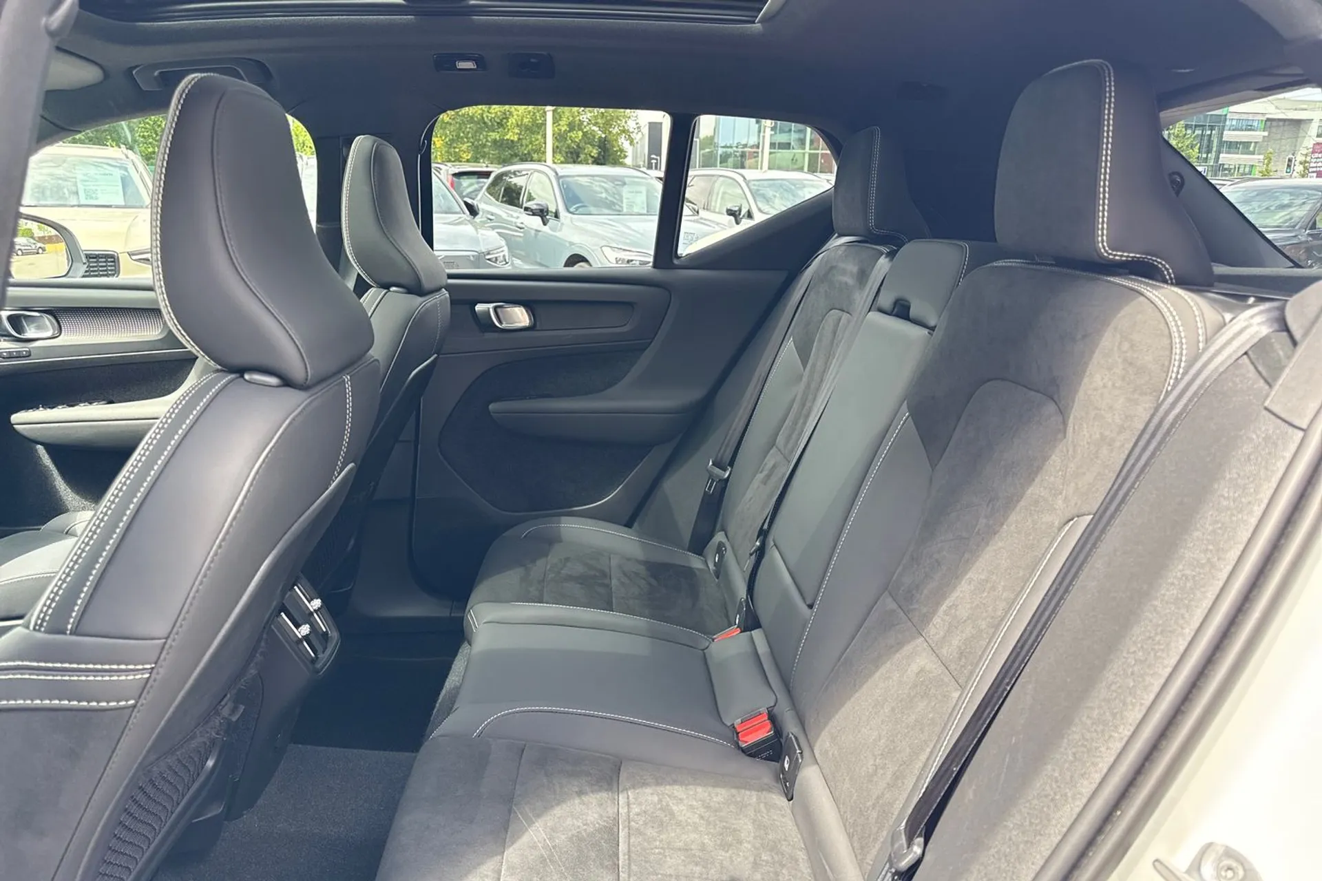 Volvo XC40 thumbnail image number 29