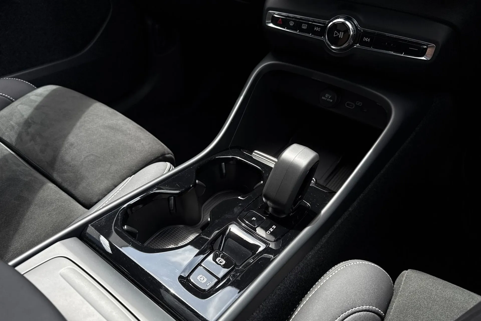 Volvo XC40 thumbnail image number 43