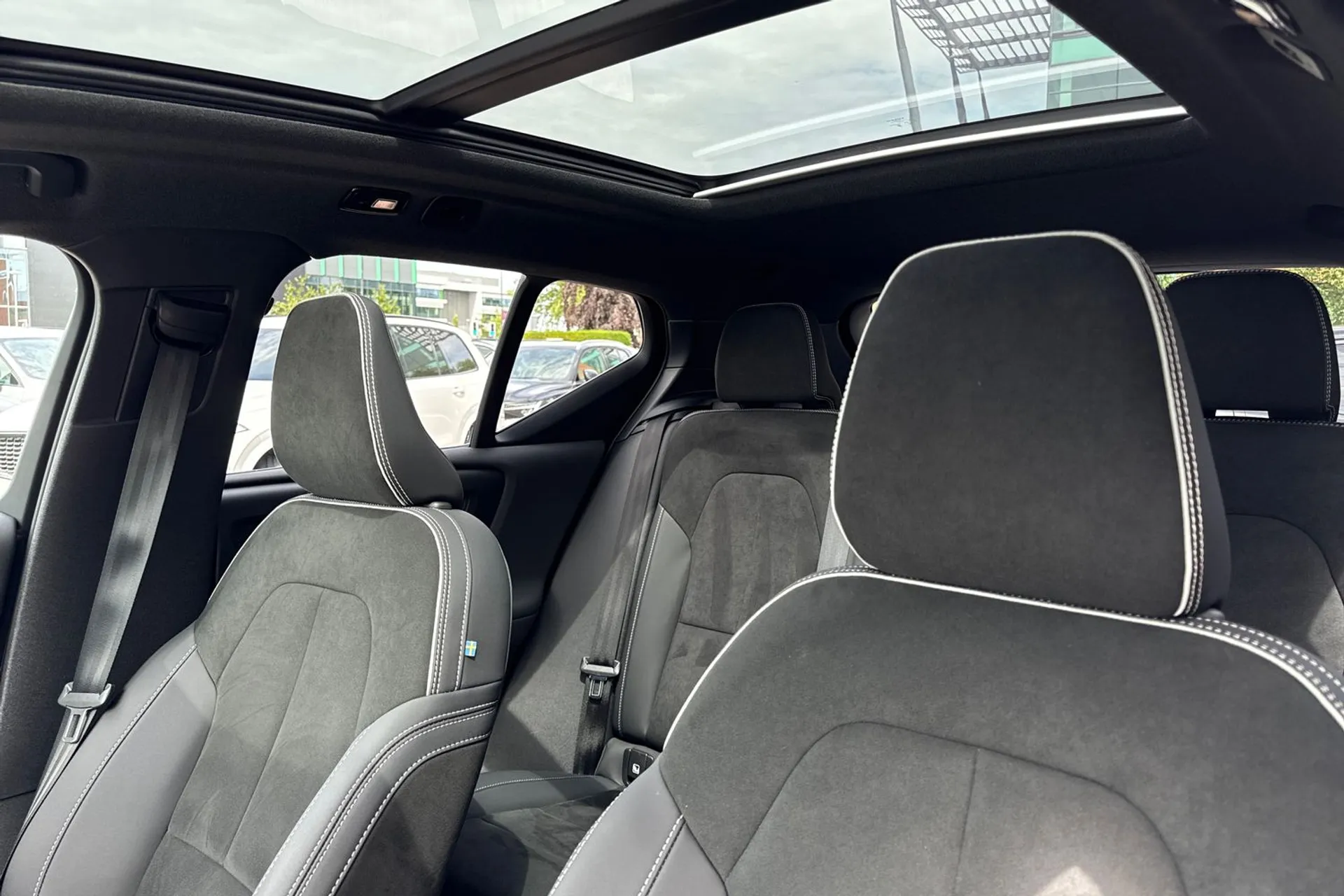 Volvo XC40 thumbnail image number 28