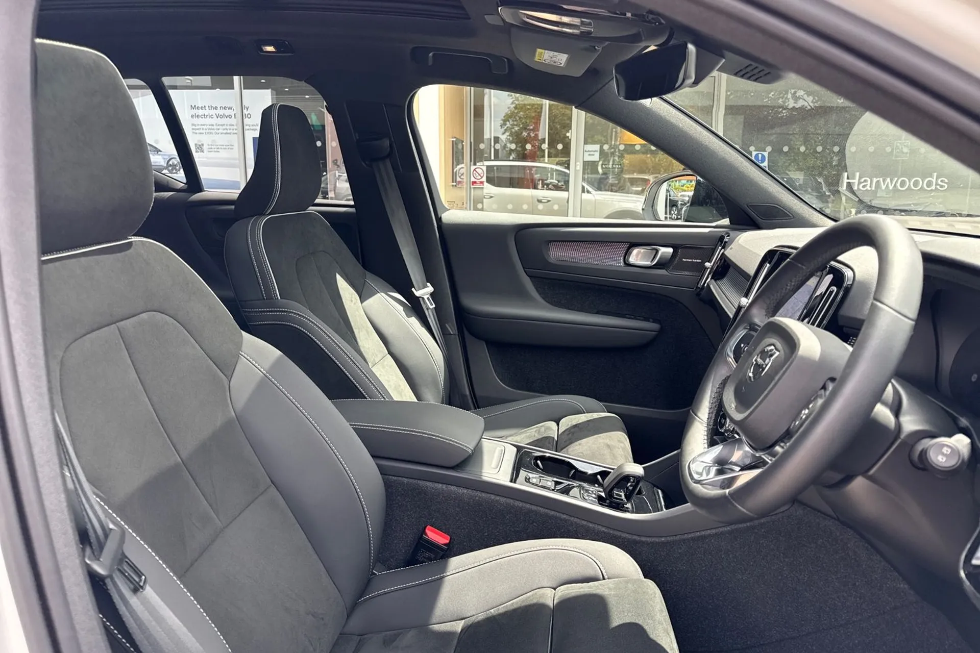 Volvo XC40 thumbnail image number 25