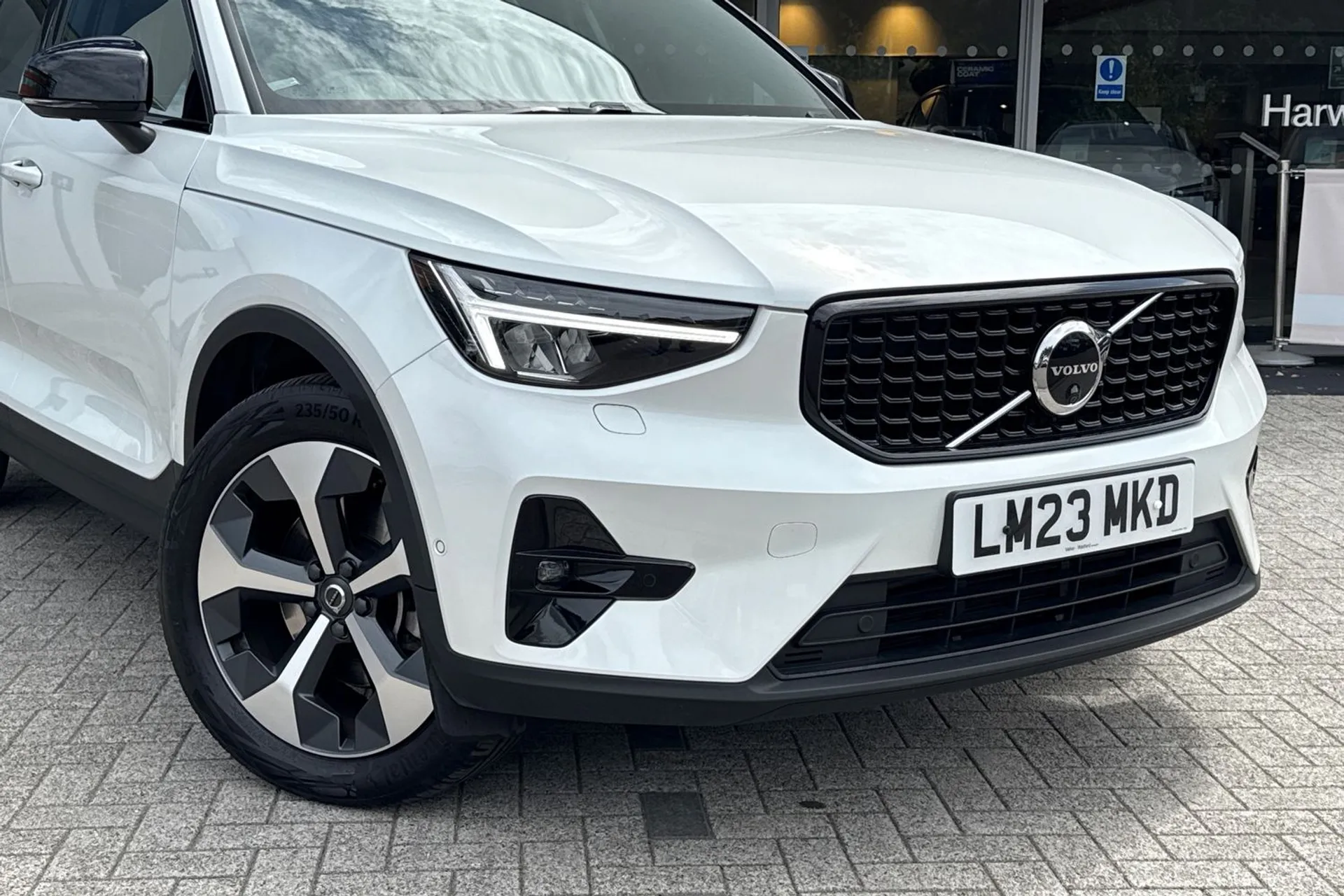 Volvo XC40 thumbnail image number 6