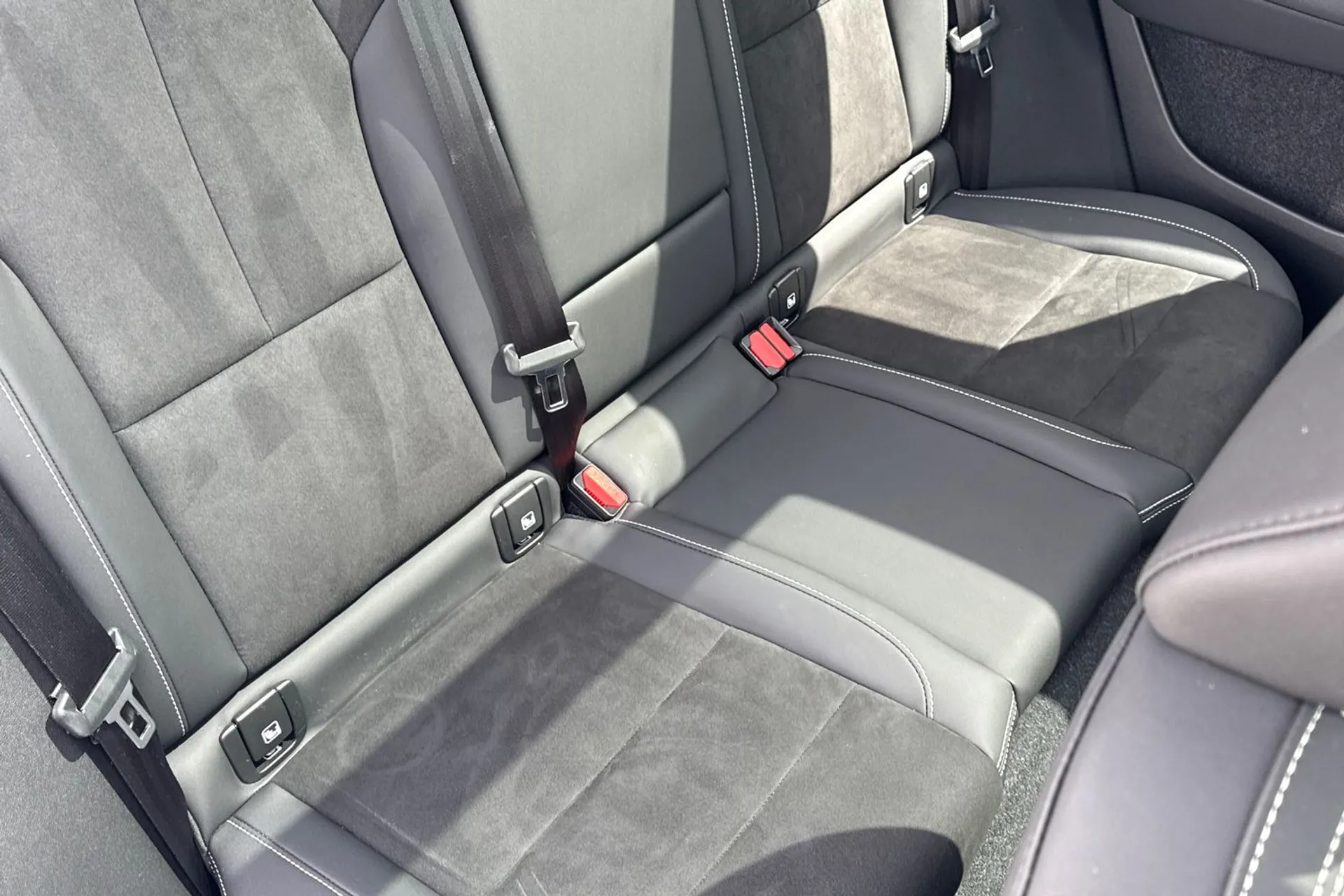 Volvo XC40 thumbnail image number 24