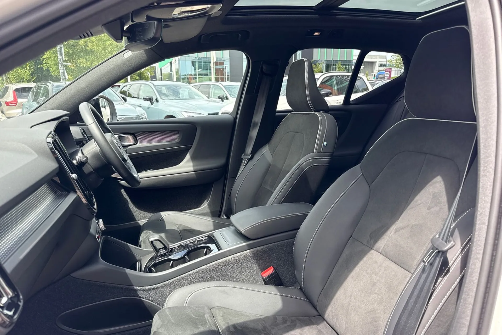 Volvo XC40 thumbnail image number 27