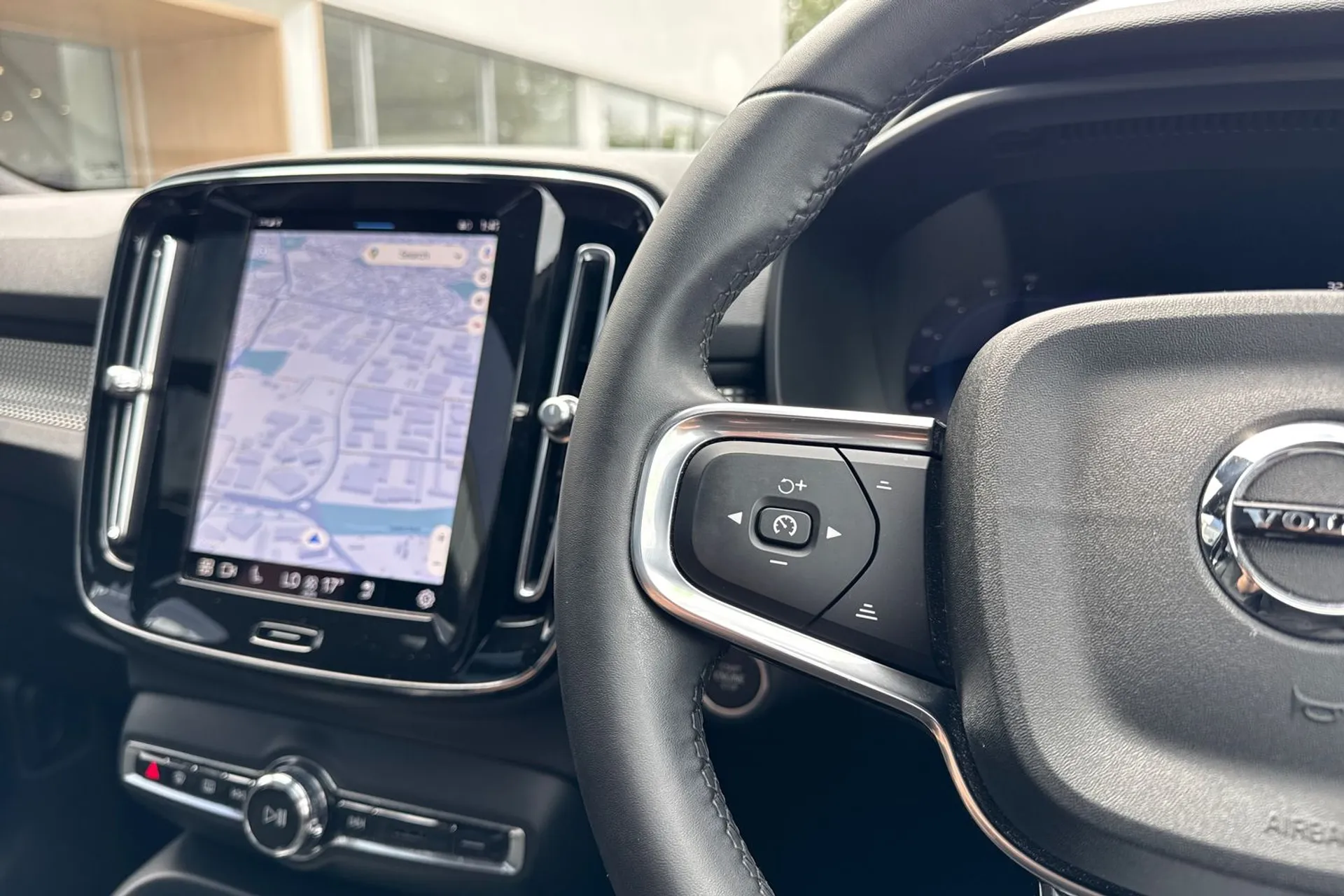 Volvo XC40 thumbnail image number 35