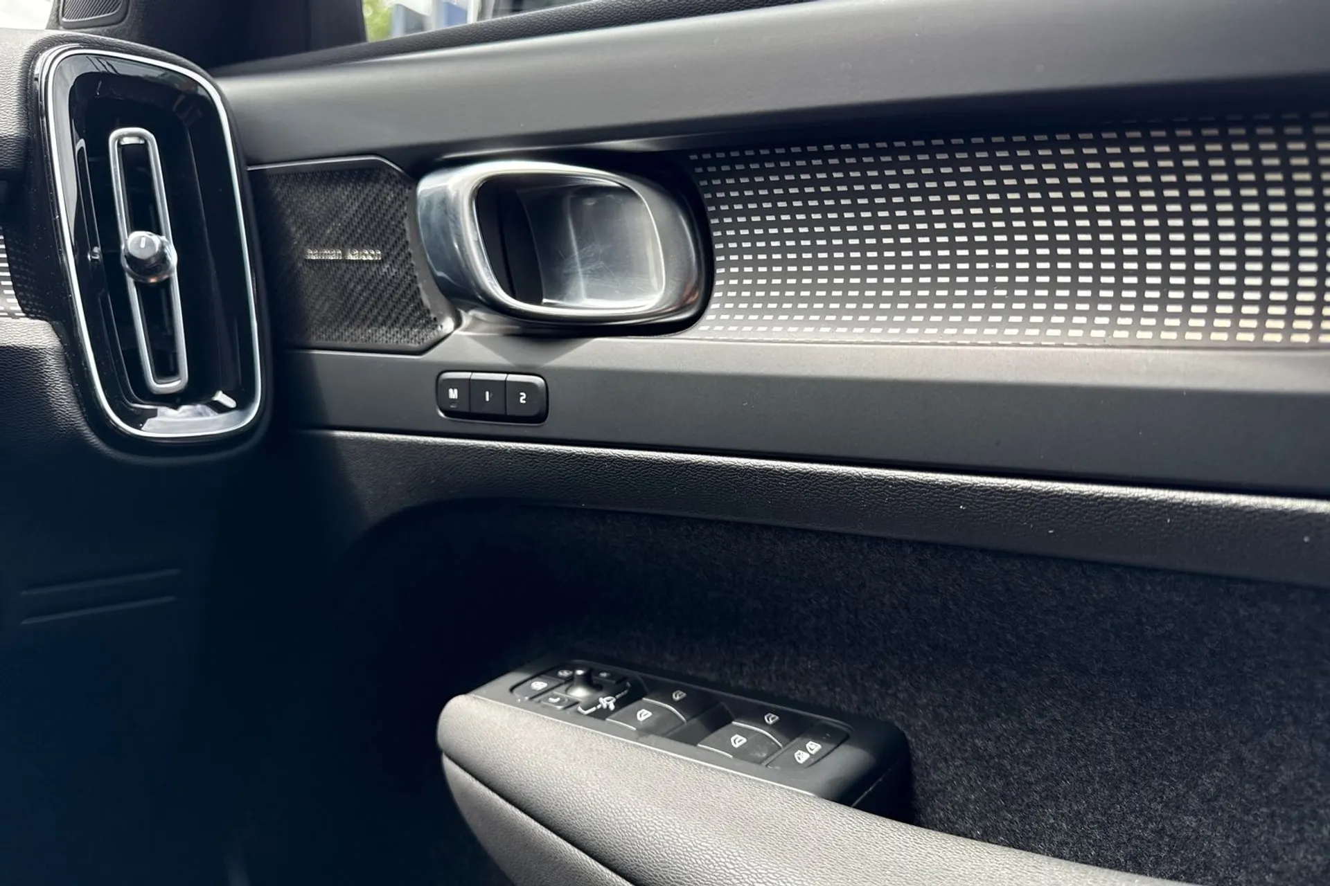 Volvo XC40 thumbnail image number 42