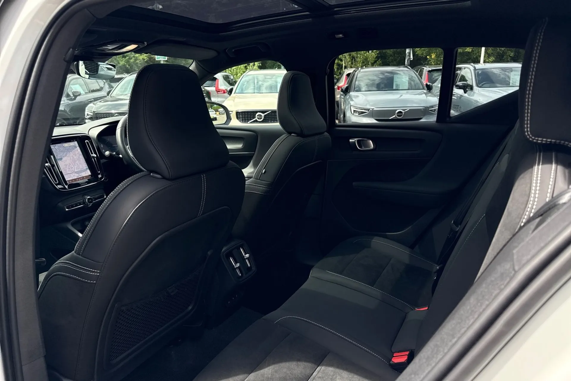 Volvo XC40 thumbnail image number 30