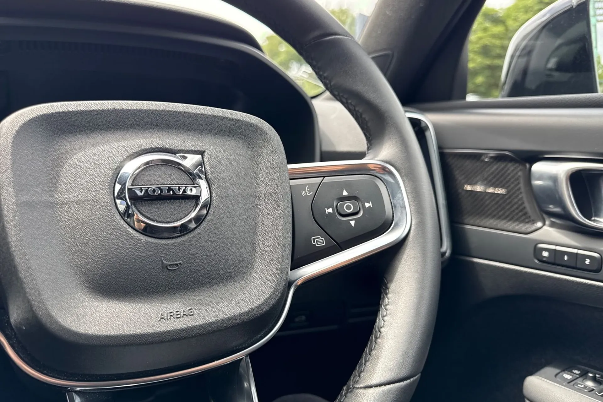 Volvo XC40 thumbnail image number 36