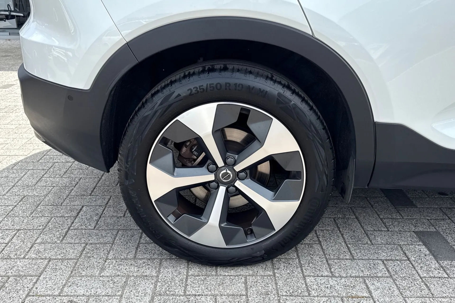 Volvo XC40 thumbnail image number 13