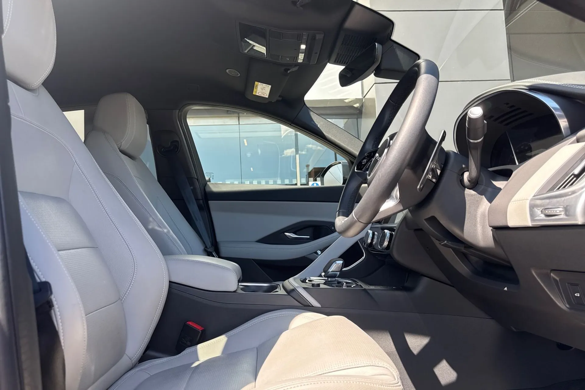 Jaguar E-PACE thumbnail image number 9