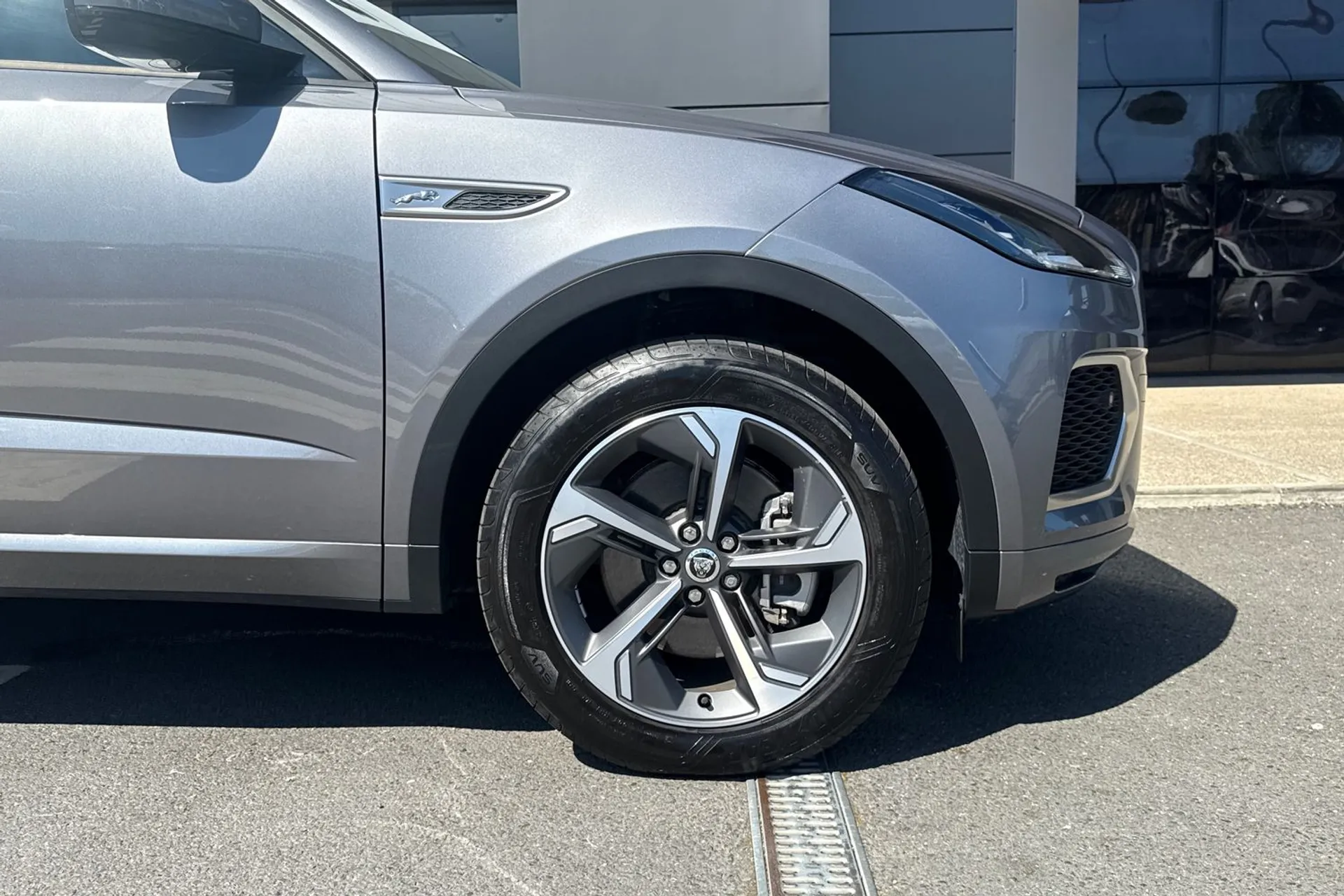 Jaguar E-PACE thumbnail image number 22