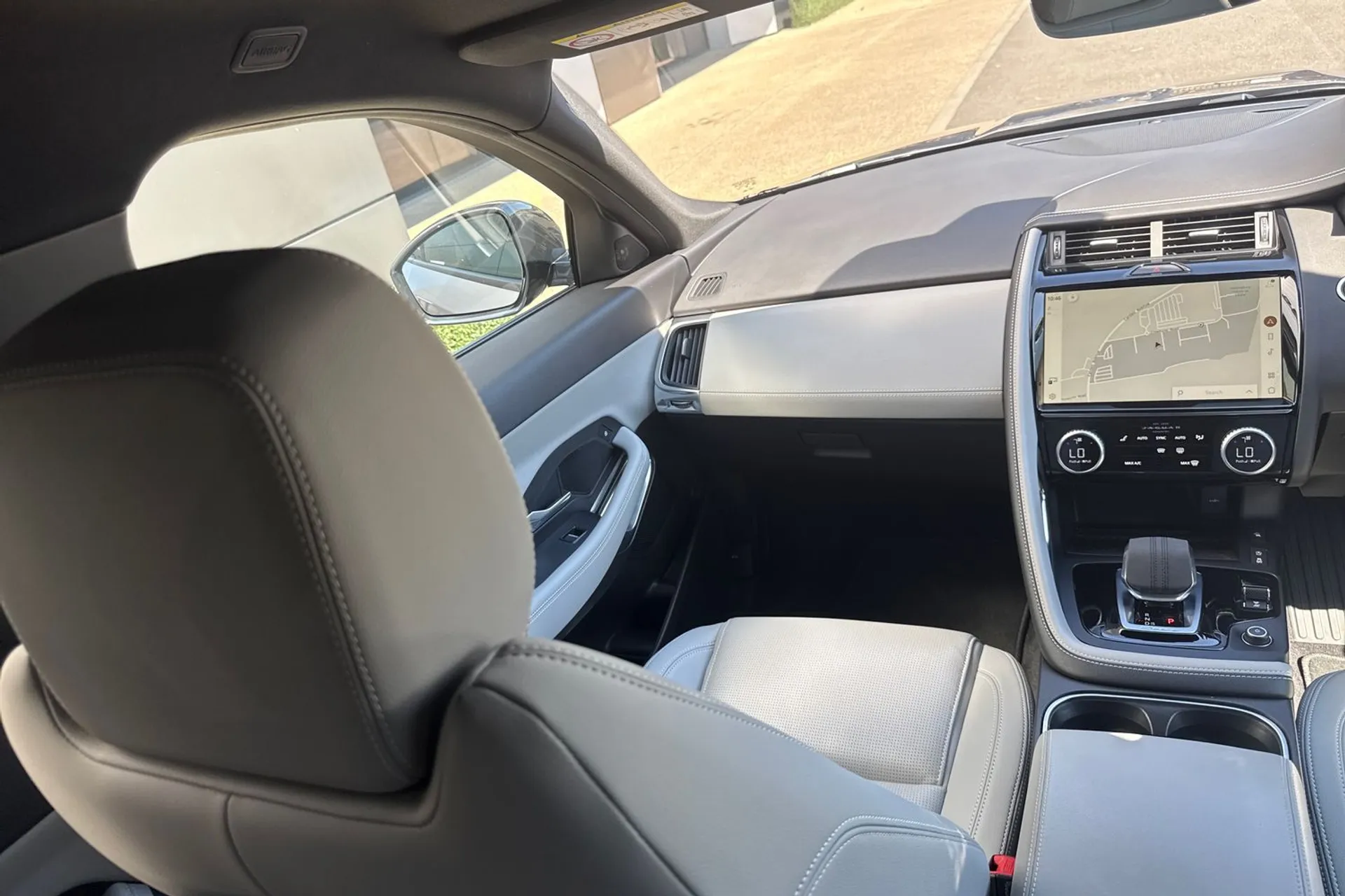 Jaguar E-PACE thumbnail image number 47