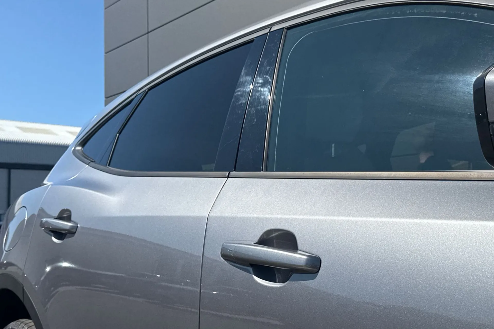 Jaguar E-PACE thumbnail image number 30